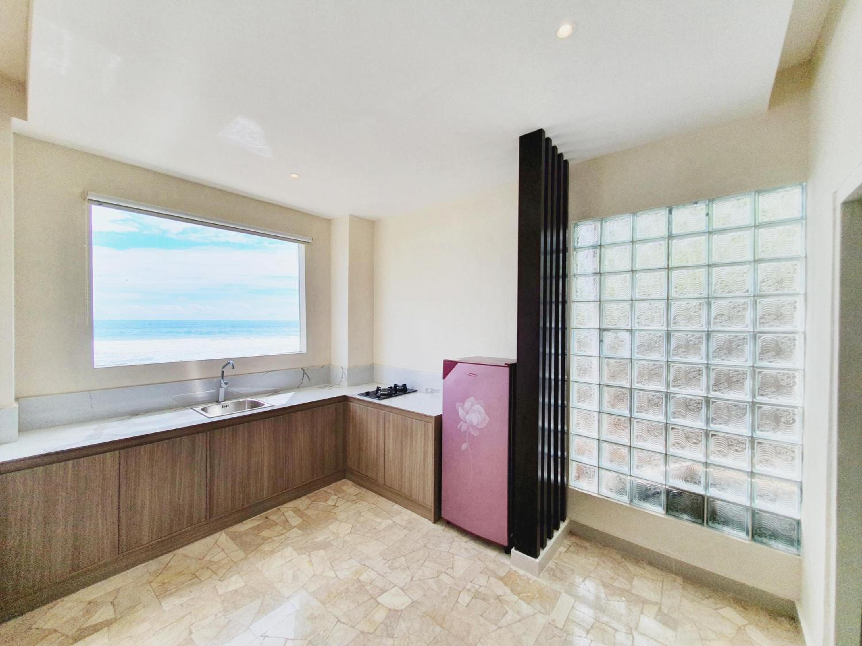 77 Sunset Plaza, Cisolok - 20