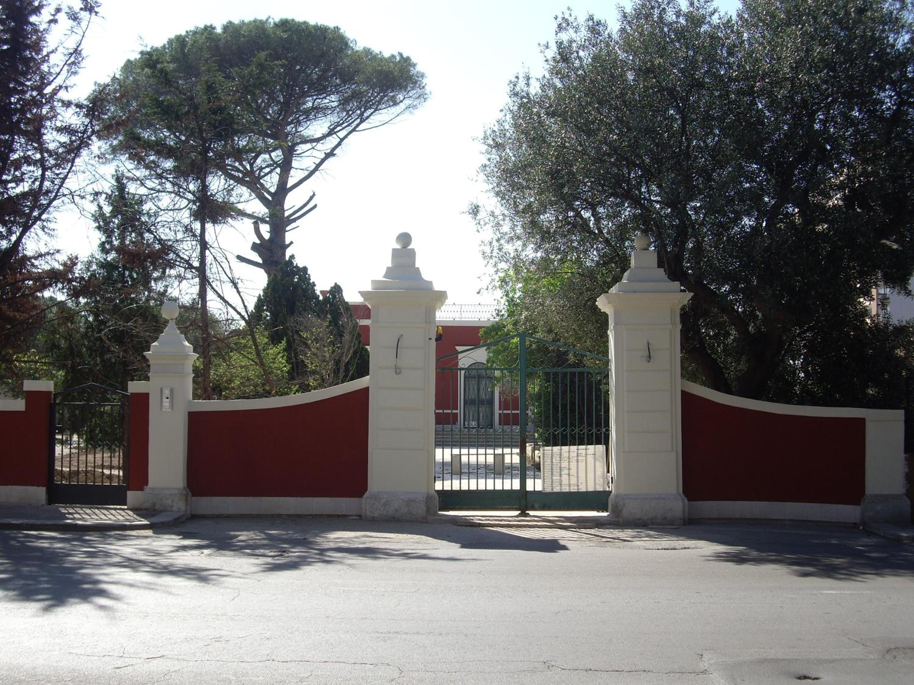 Executive L'Orangerie BB view 2