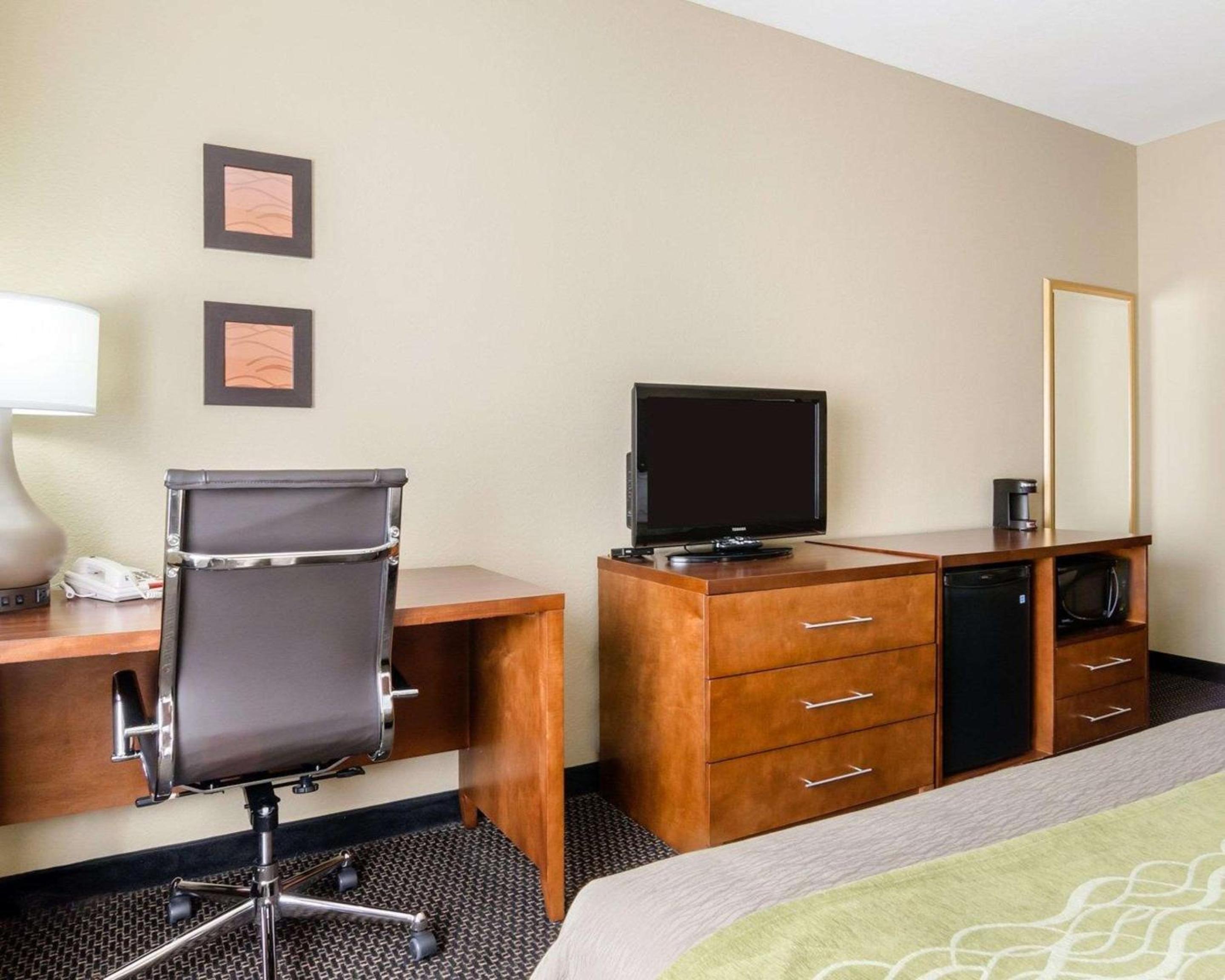 Garden City Vacations - Comfort Inn - Property Image 12