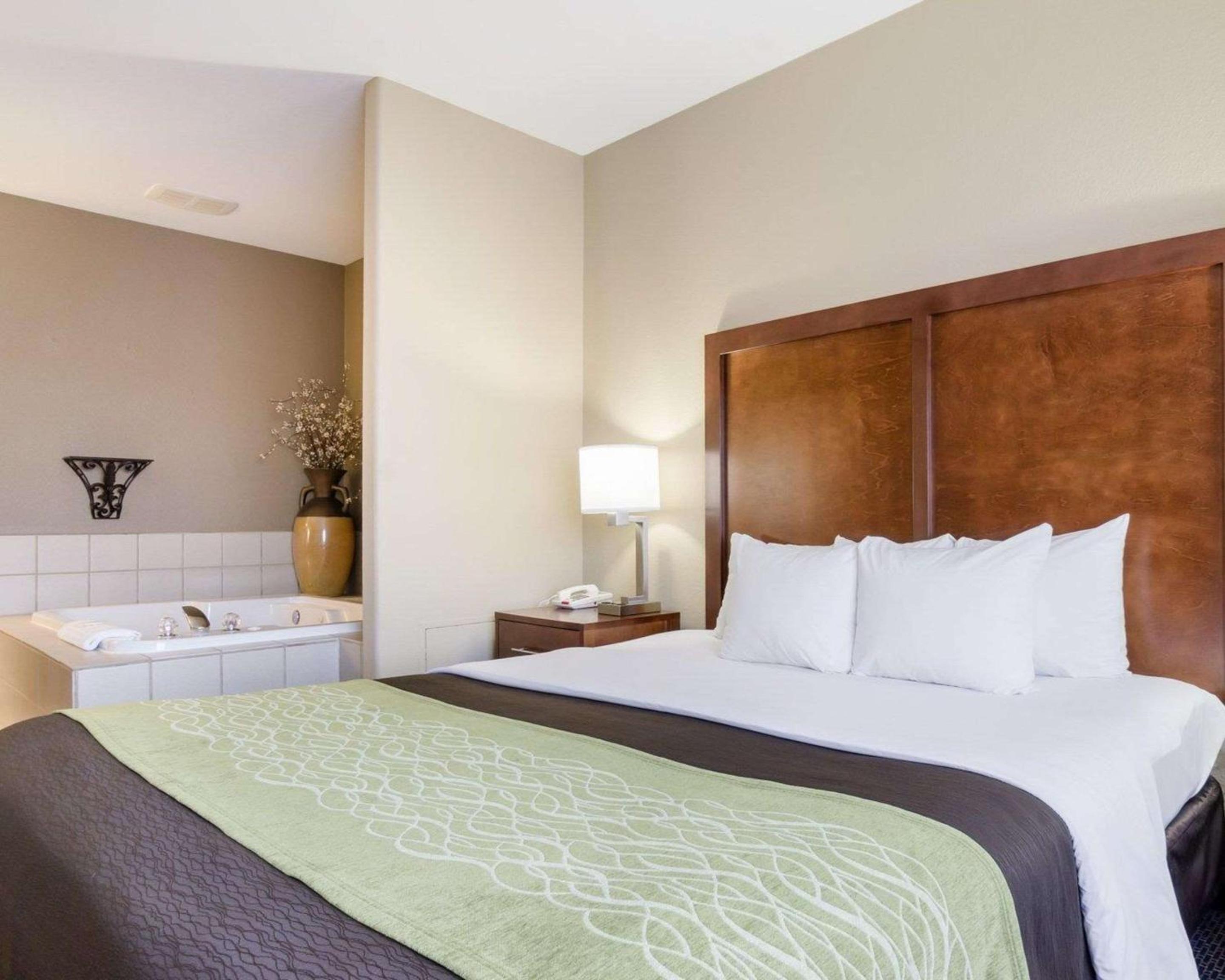 Garden City Vacations - Comfort Inn - Property Image 2