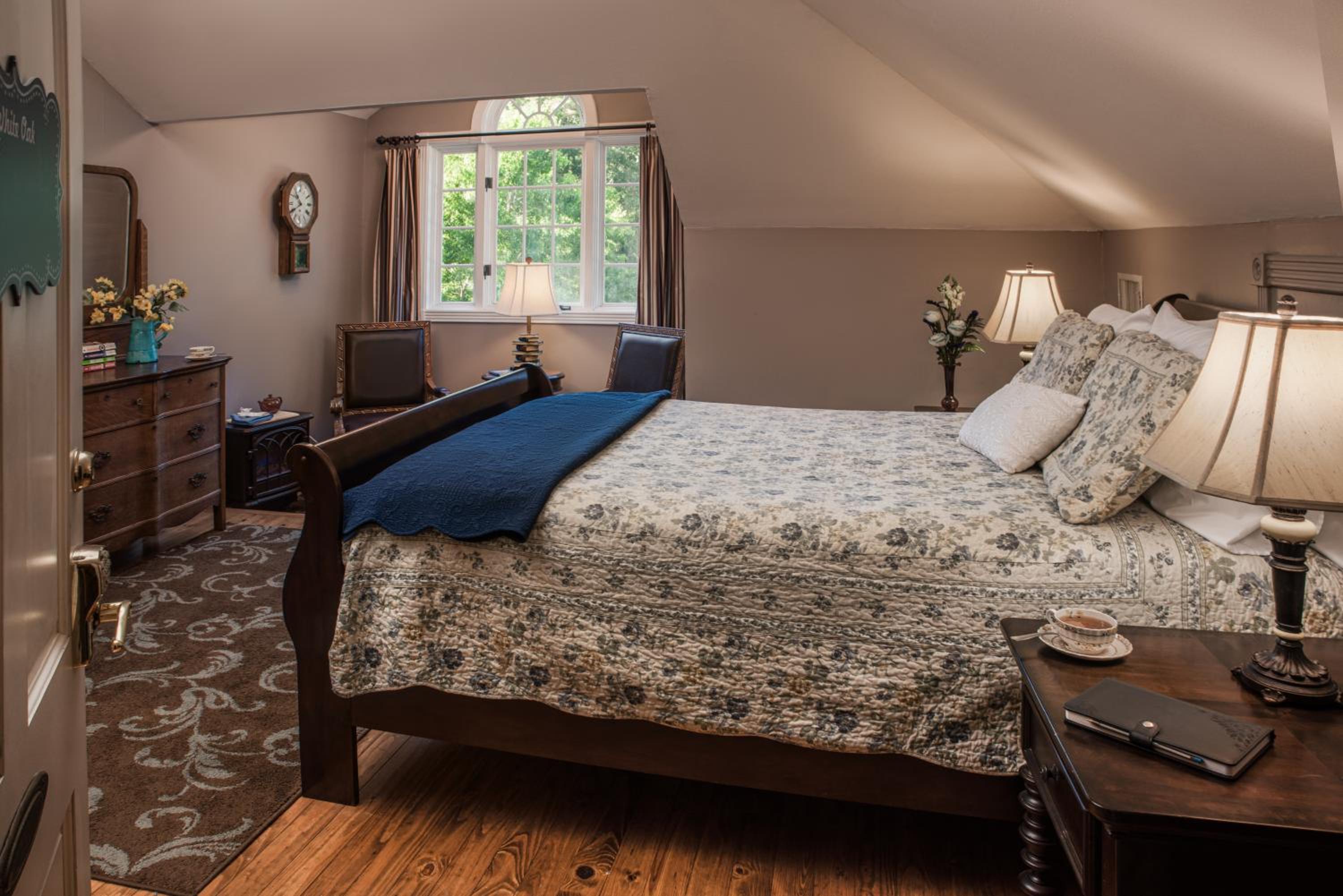 White Oak Manor Bed and Breakfast