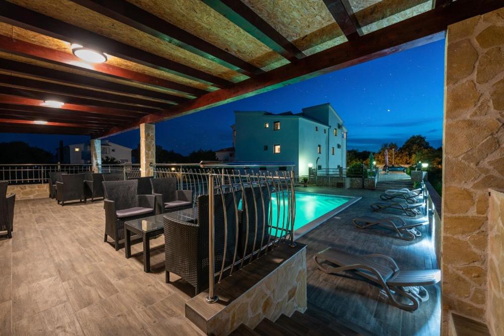 Apartments Karen view 5