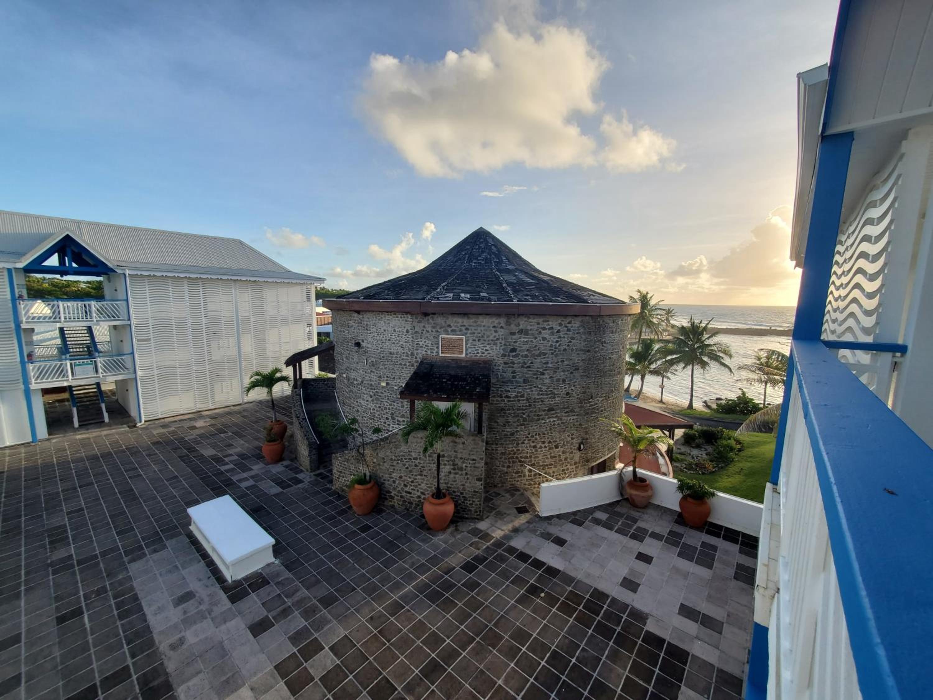 Studio Cocosoleil Balcon vue mer au Manganao view 4