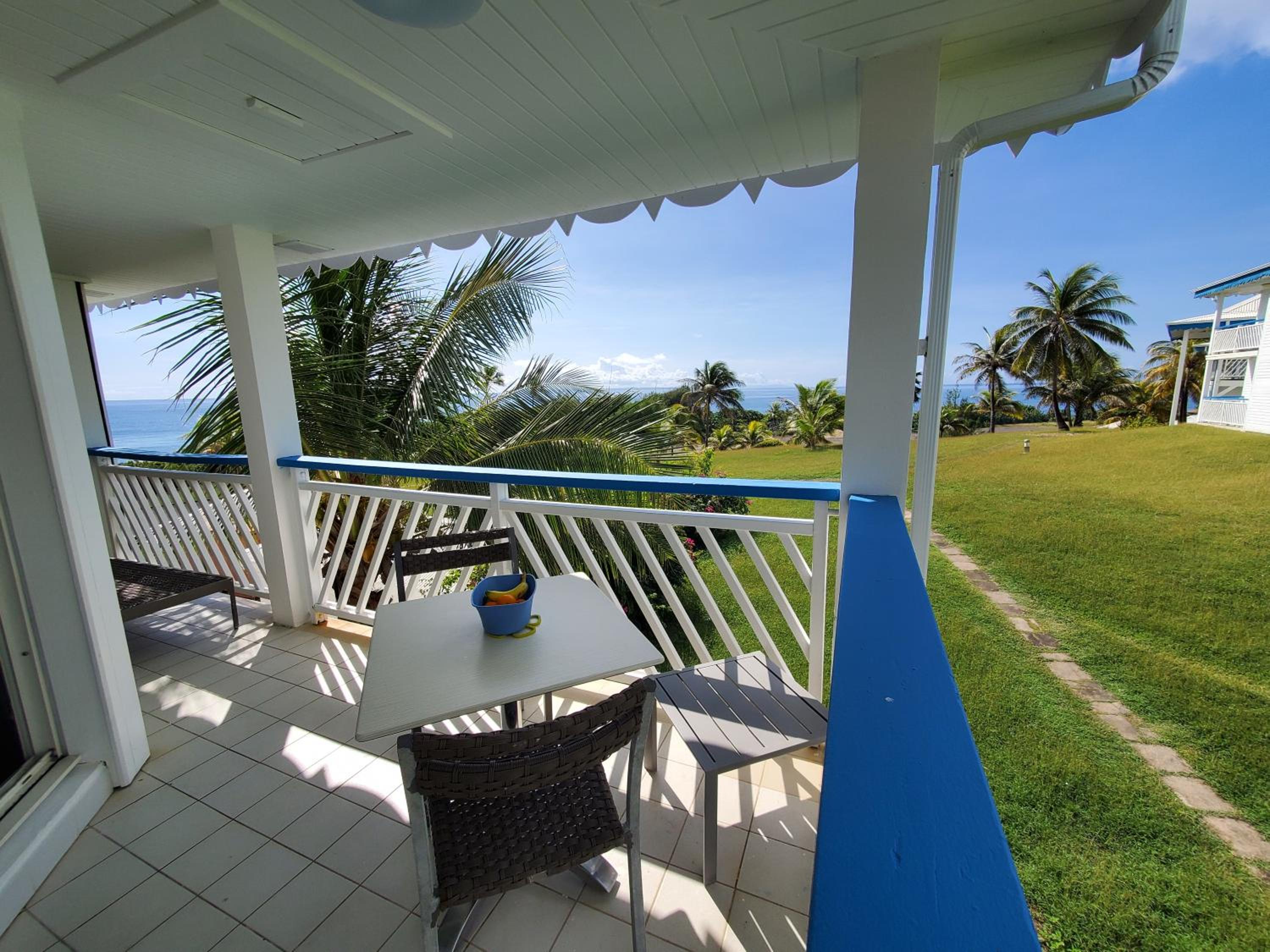 Studio Cocosoleil Balcon vue mer au Manganao view 3