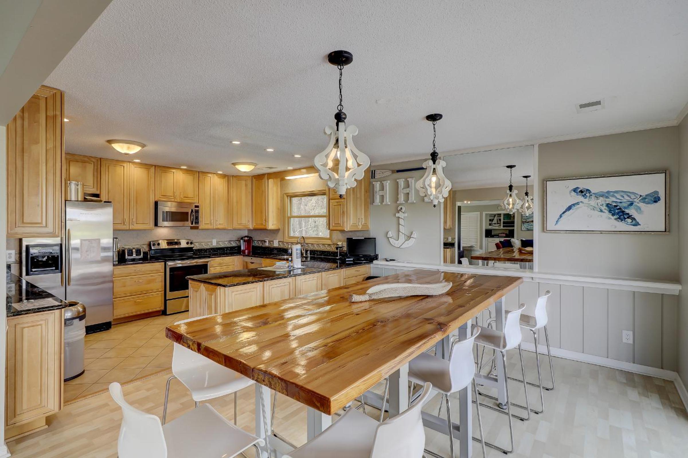 12 Bald Eagle West 5 BR Sea Pines Pool view 4