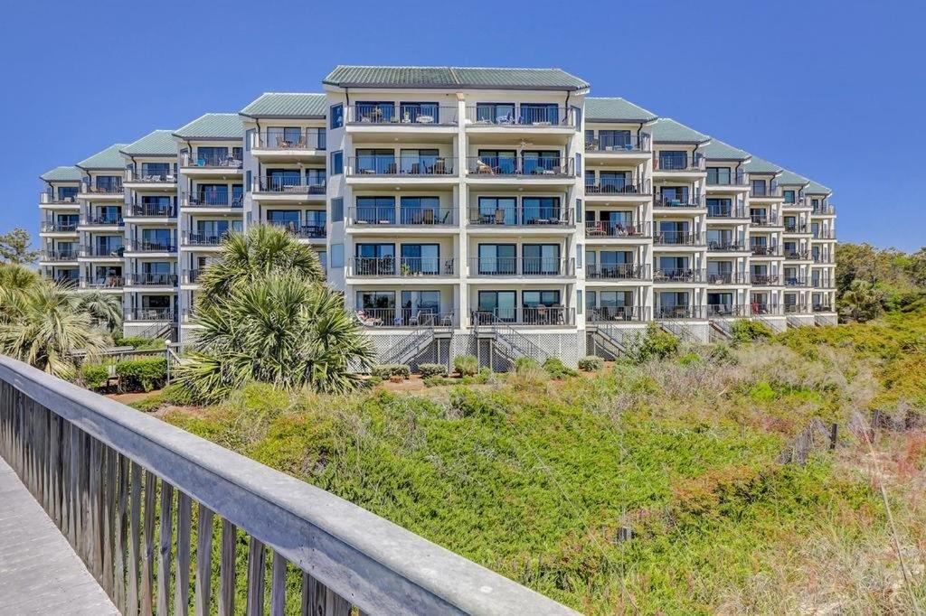 Gorgeous Ocean Views King 2 Queens close to ocean Bikes & Beach Gear Included