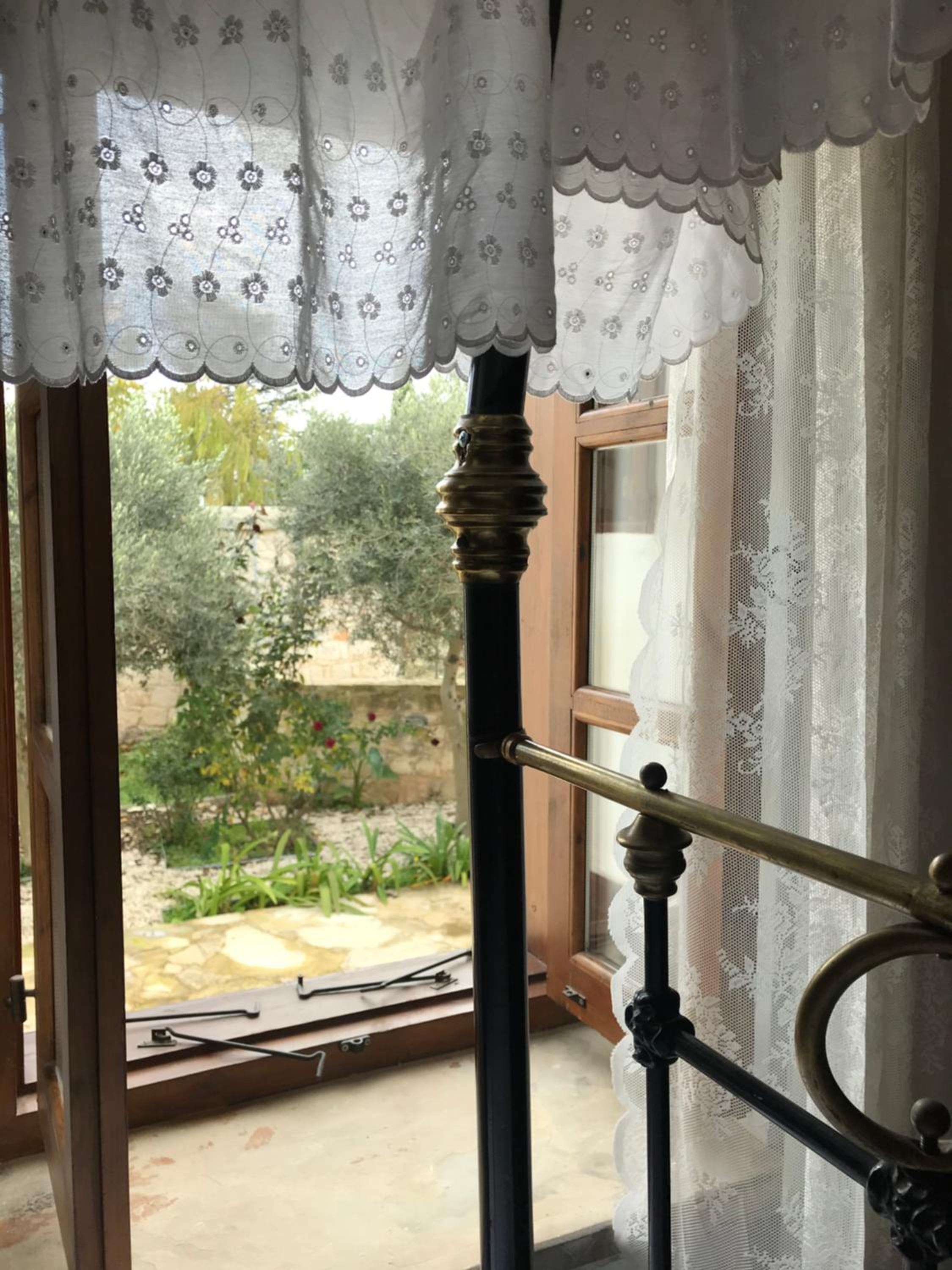 DROUSHIA CORNER HOUSE