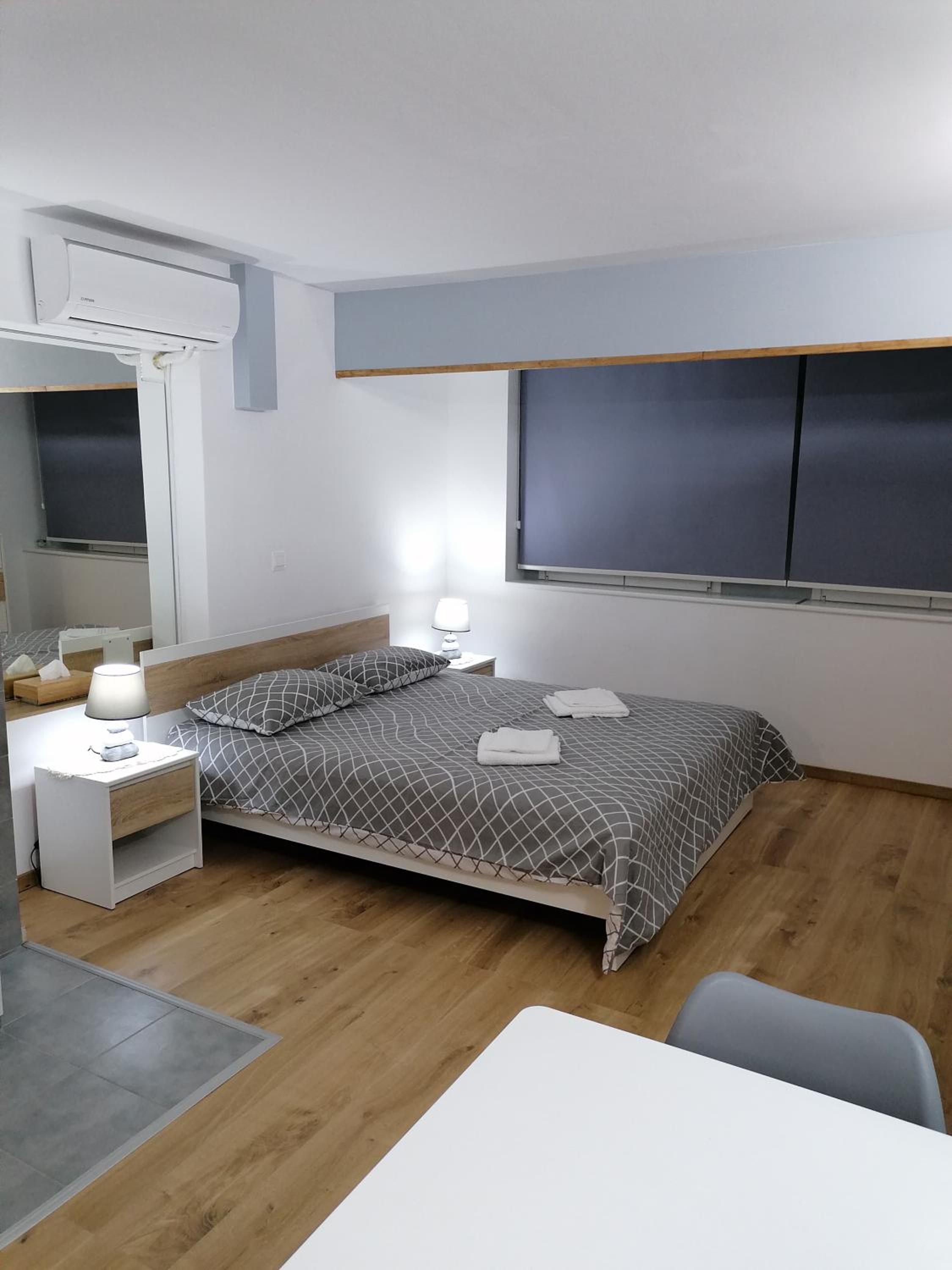 Hotel IOANNOU COURT - Natural Oak STUDIO - Image 1