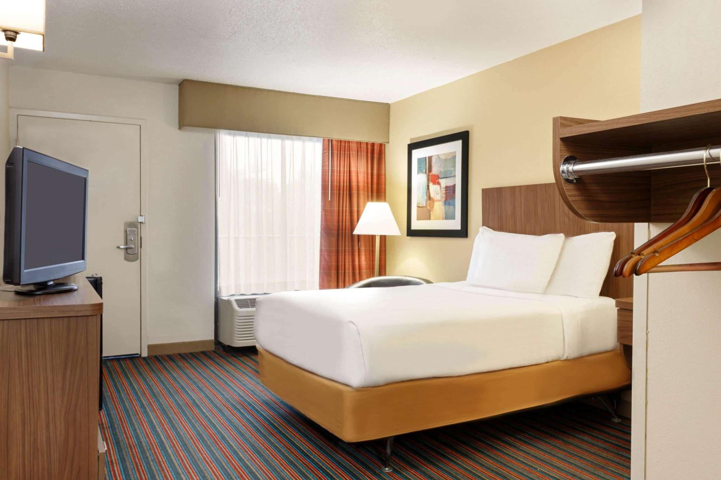 Baymont by Wyndham Nashville Airport - Property Image 12