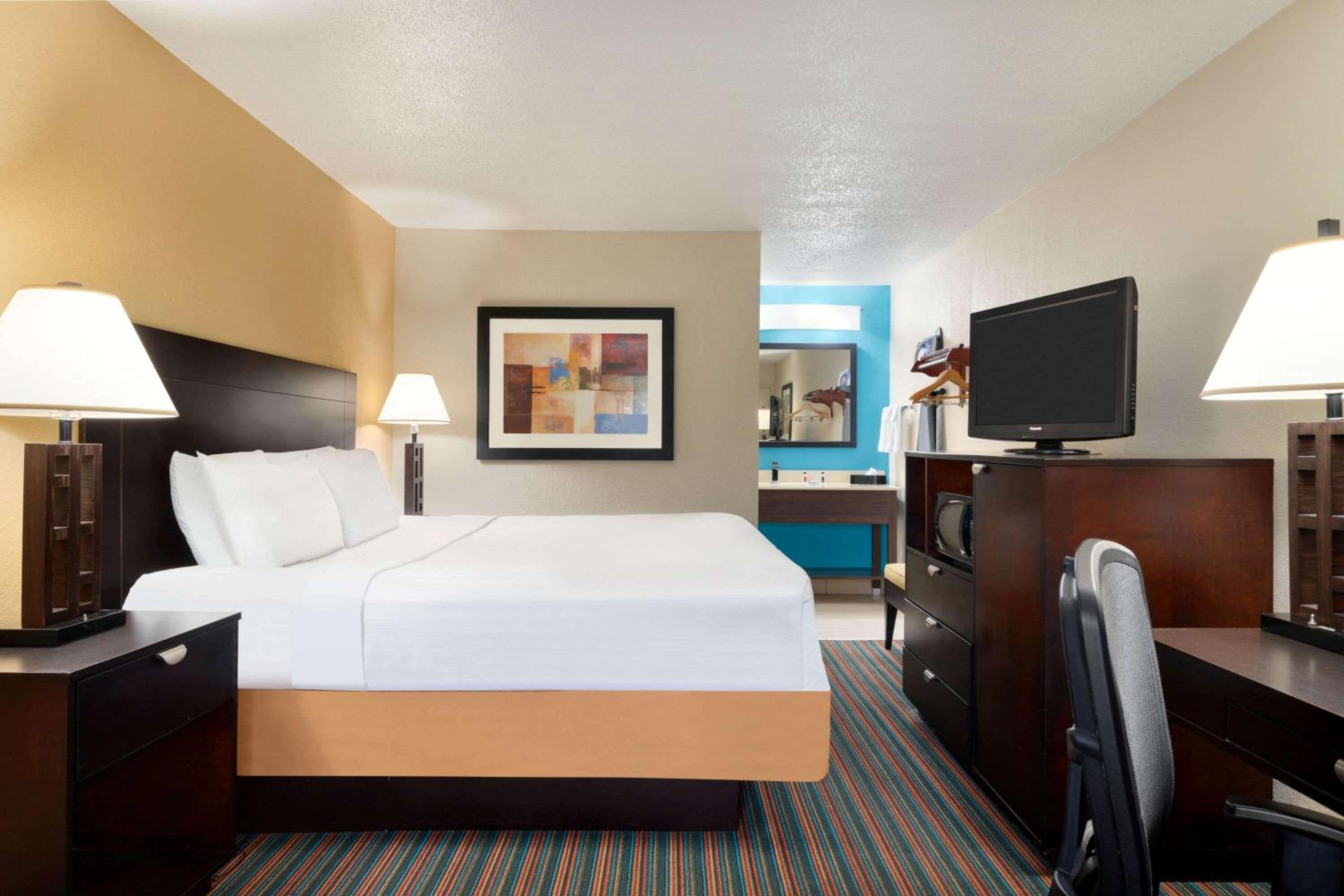 Baymont by Wyndham Nashville Airport - Property Image 15