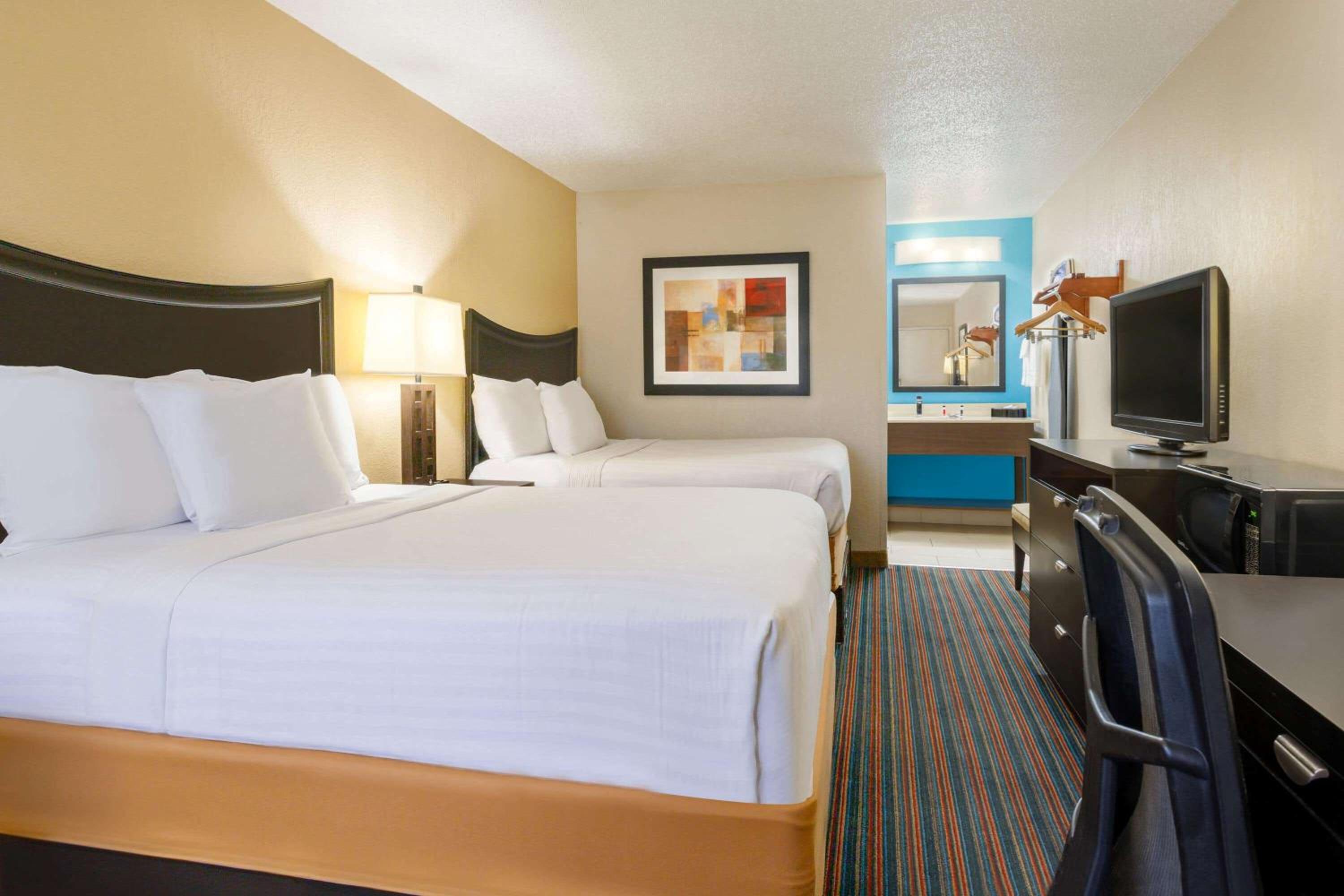 Baymont by Wyndham Nashville Airport - Property Image 11