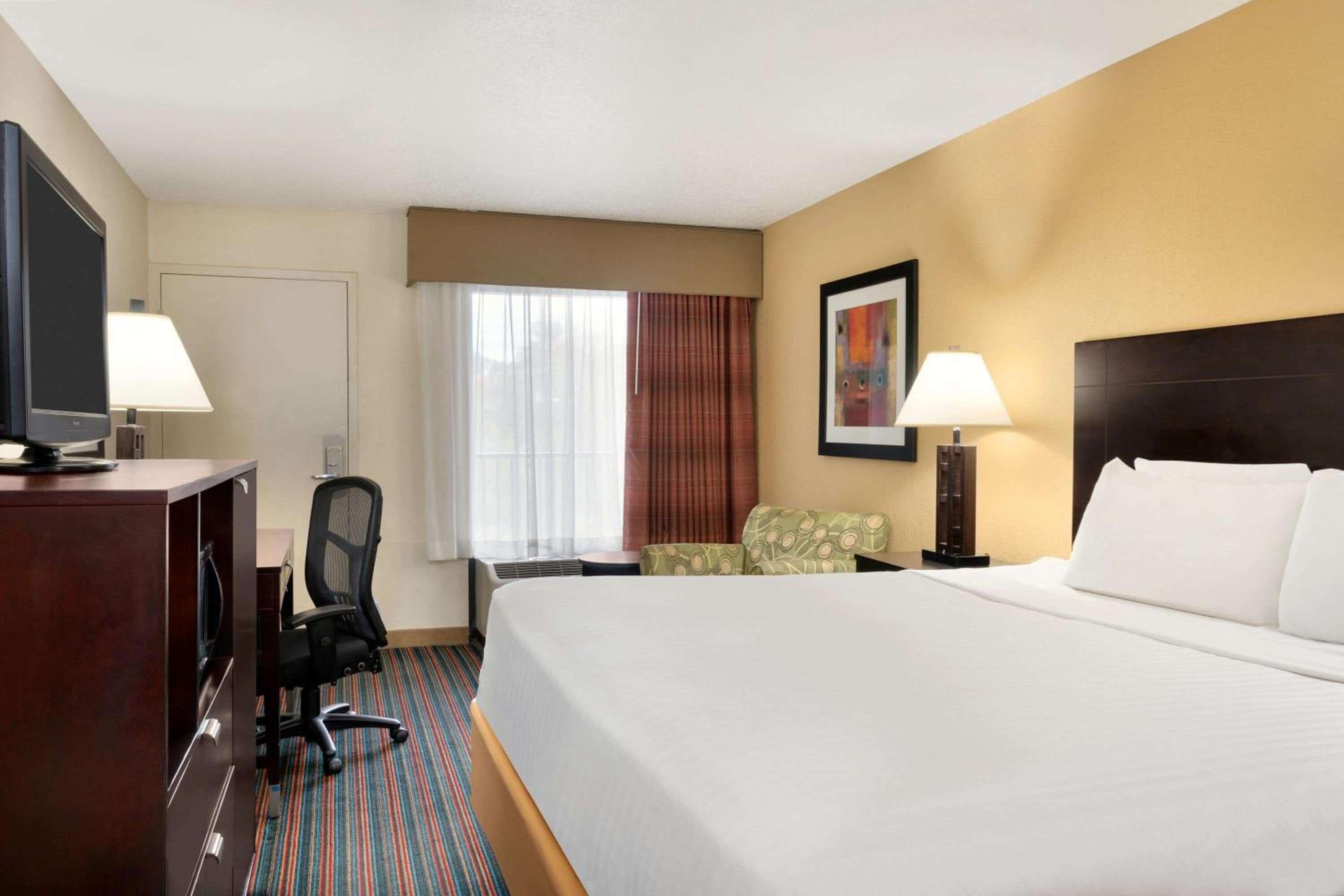 Baymont by Wyndham Nashville Airport - Property Image 10