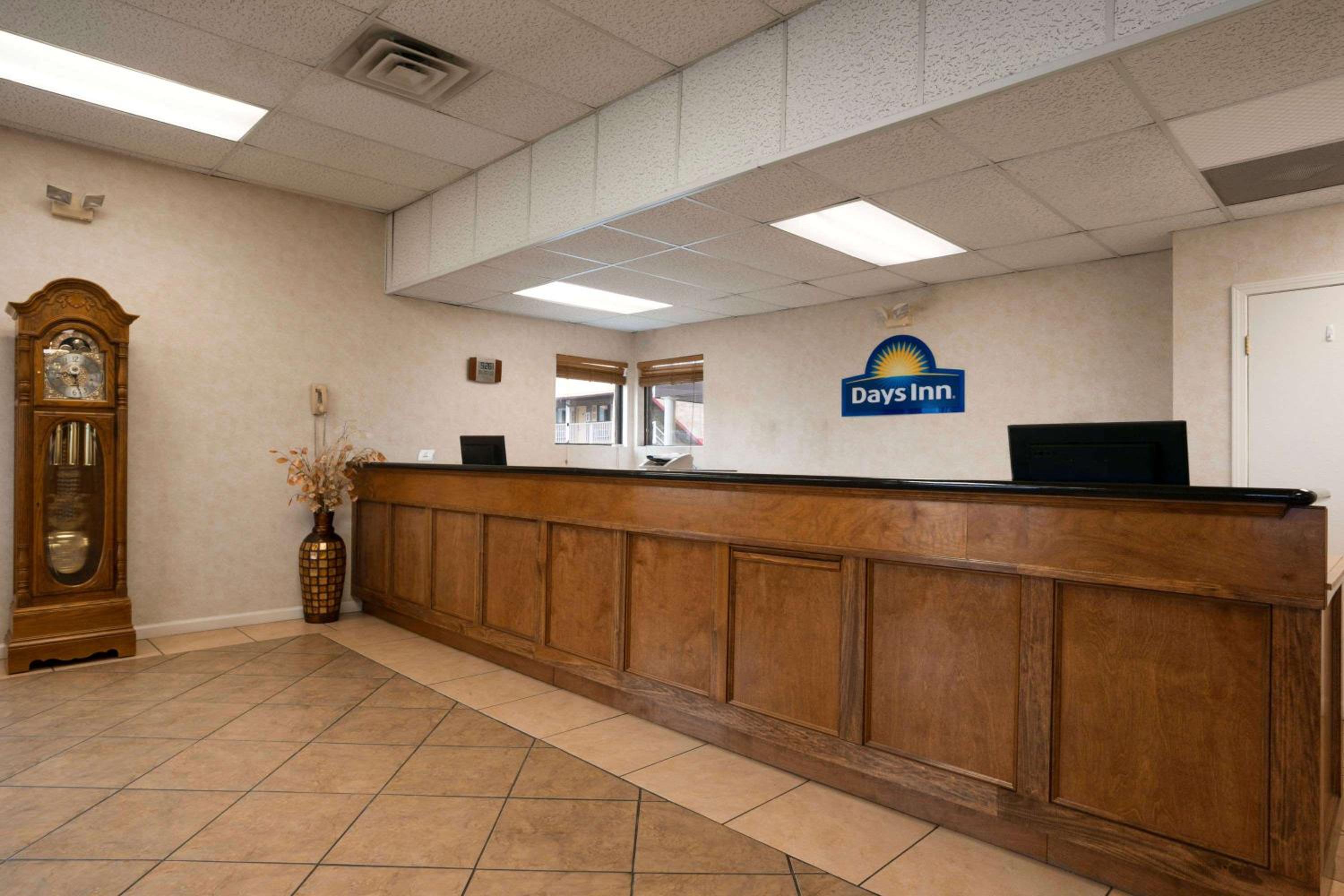 Days Inn by Wyndham Huntington - Property Image 11