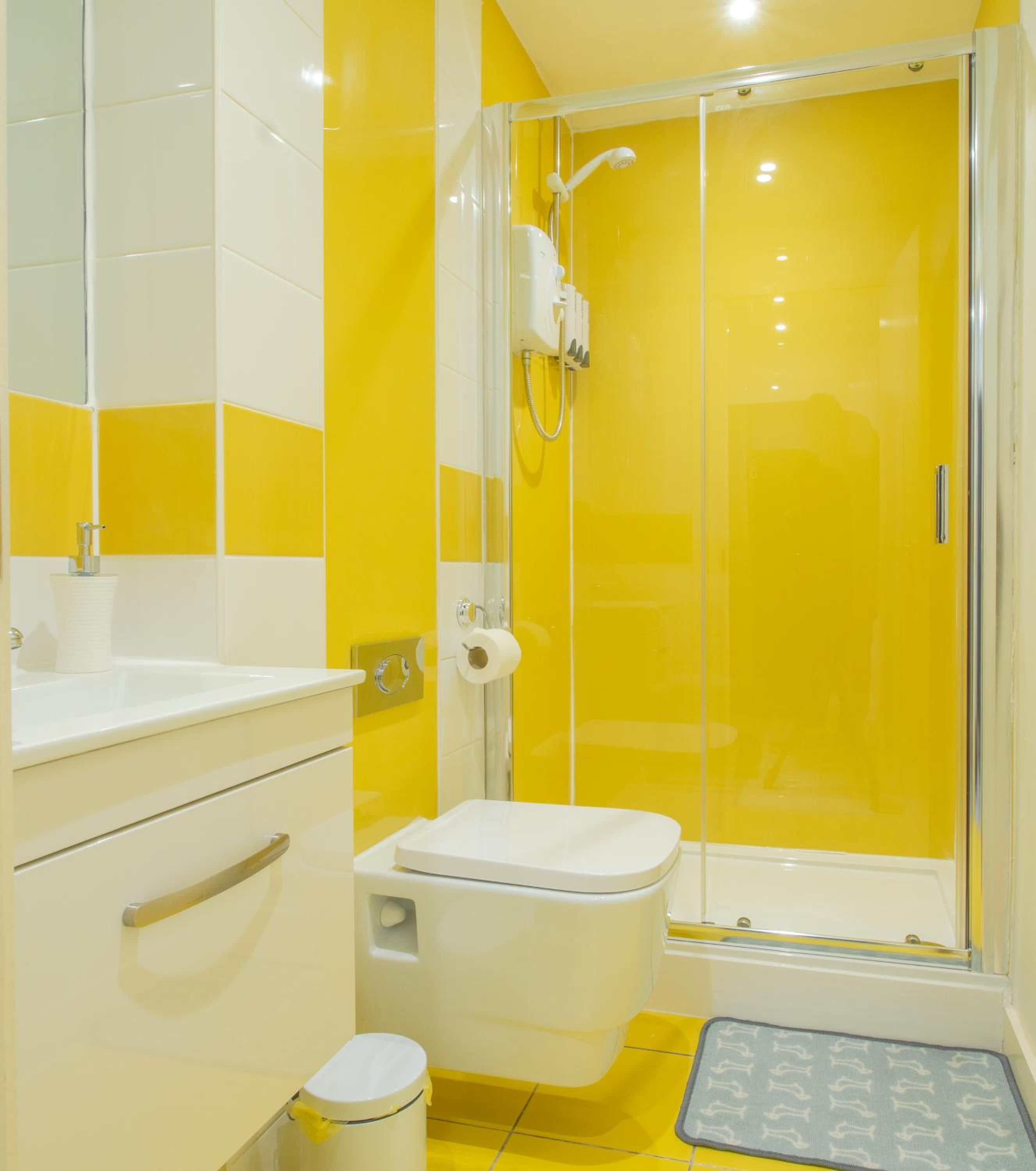 Great Studio Apartments - Netflix, Wifi, Digital TV view 3