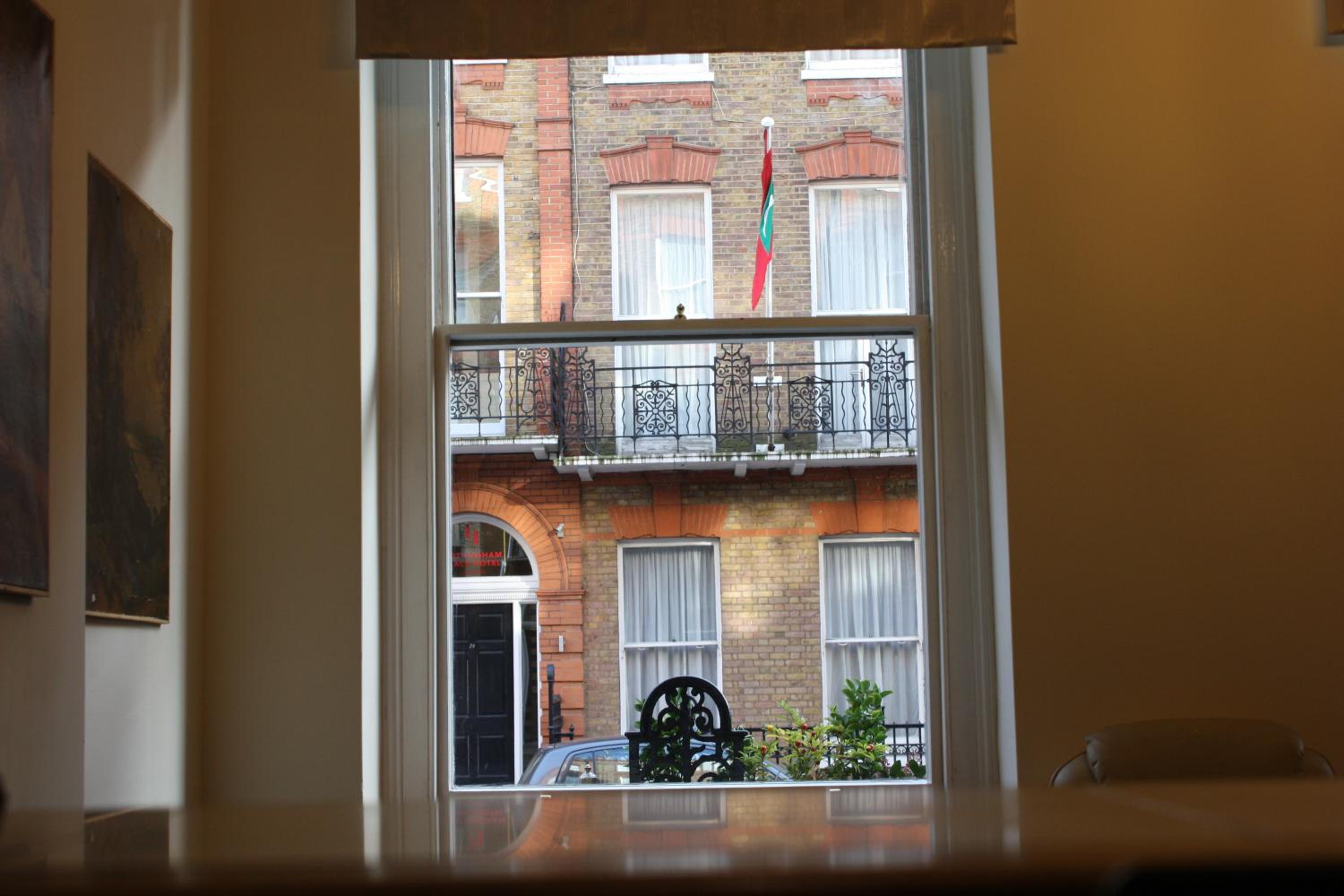 balcony