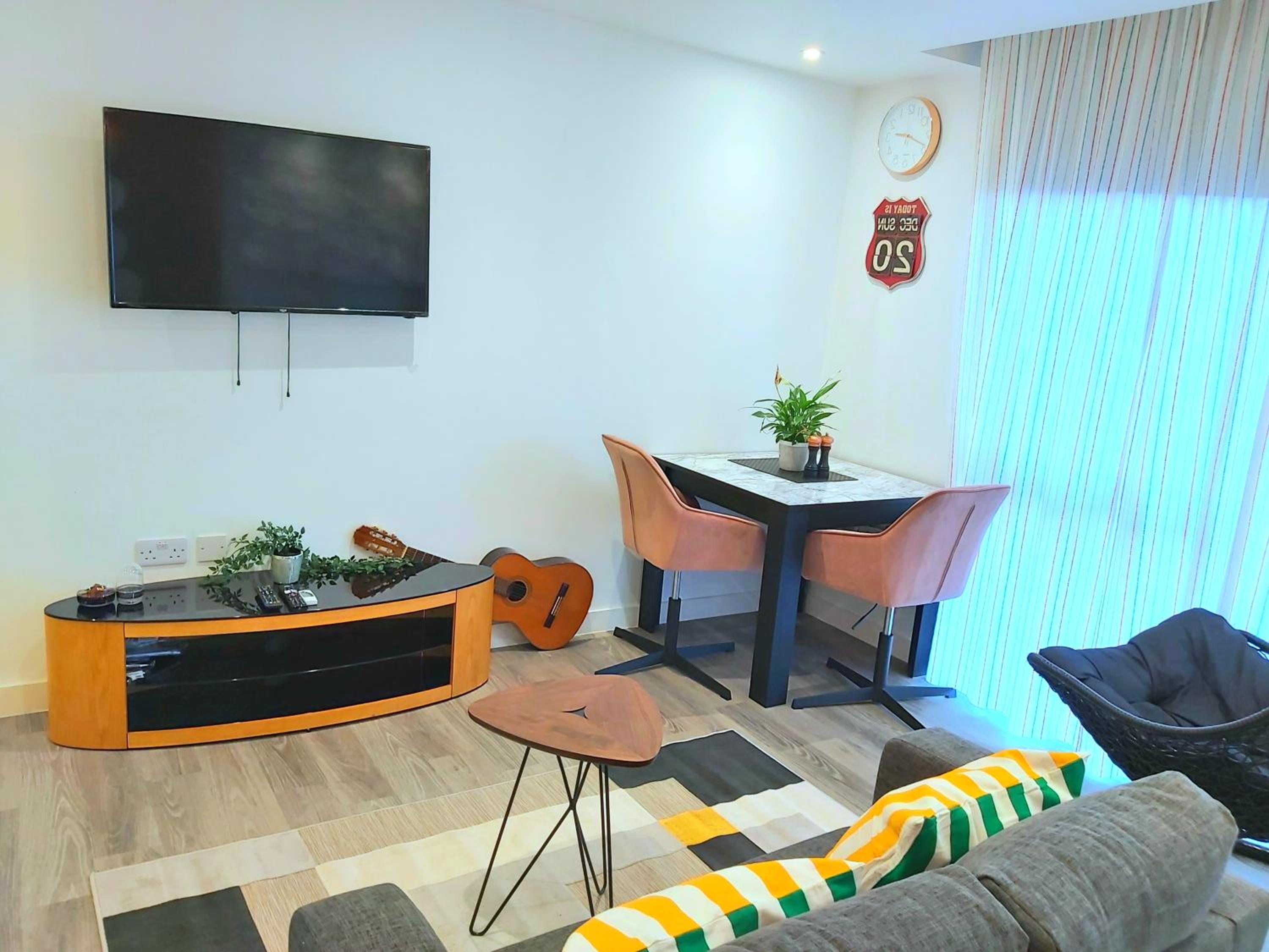 Great Studio Apartments - Netflix, Wifi, Digital TV view 4