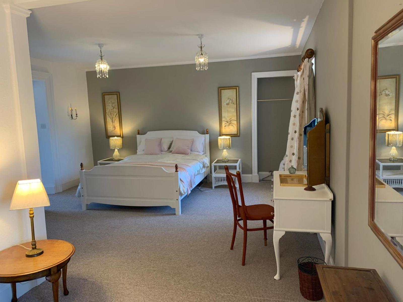 Hill House - Mews Town House, in a quiet private close, in the City Centre of Inverness. view 3
