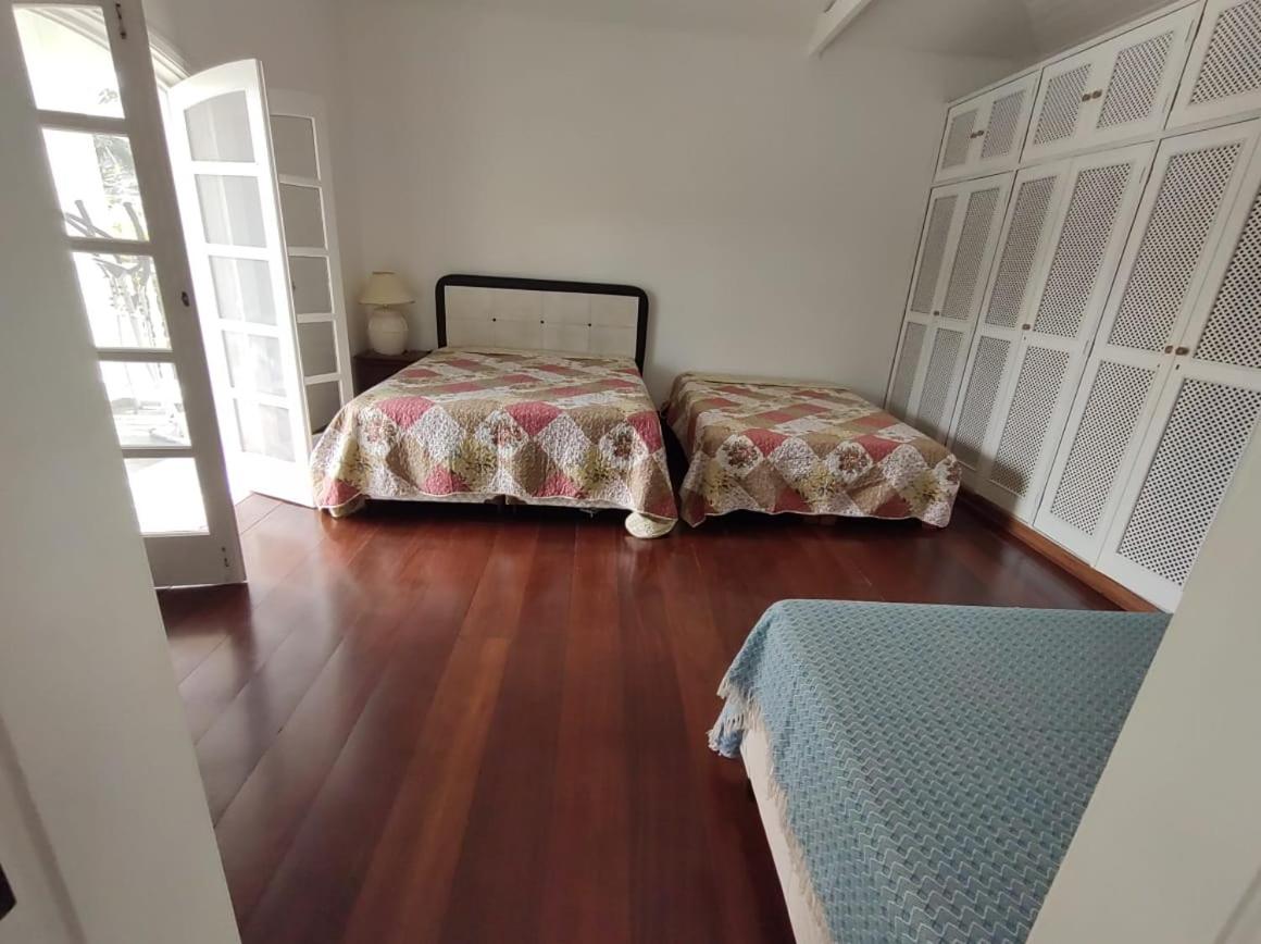 Casa Eventos e Temporada com 4 suites, piscina, churrasqueira, Wi-Fi, Ar Condicionado - Proximo Praia Mar Casado e Pernambuco - Guaruja -