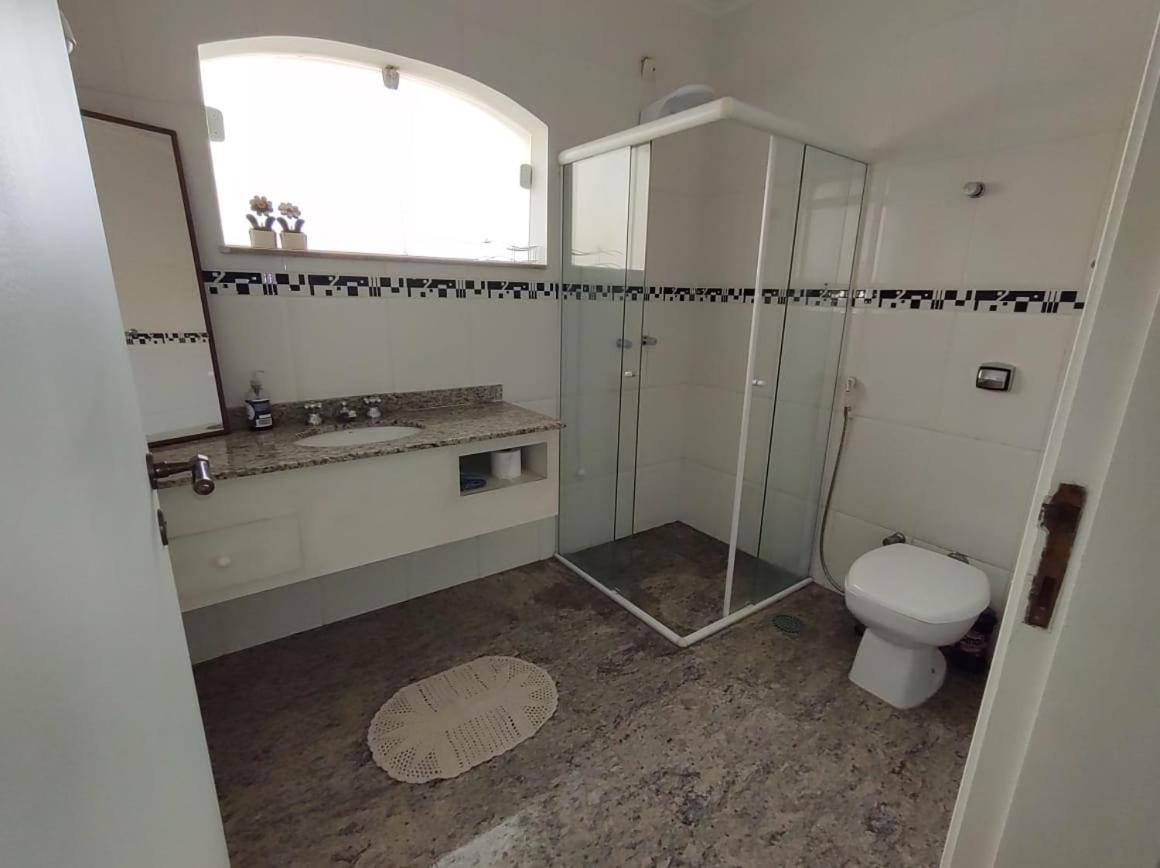 Casa Eventos e Temporada com 4 suites, piscina, churrasqueira, Wi-Fi, Ar Condicionado - Proximo Praia Mar Casado e Pernambuco - Guaruja -