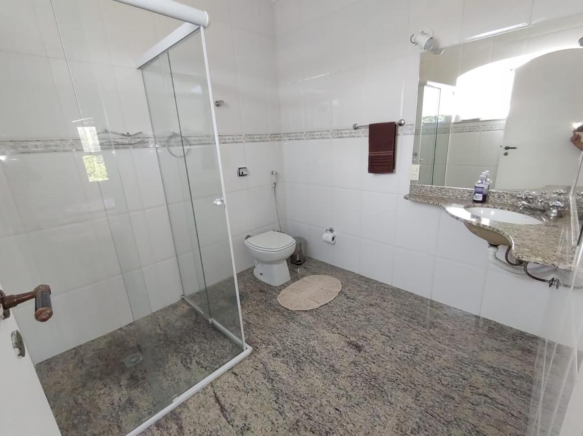 Casa Eventos e Temporada com 4 suites, piscina, churrasqueira, Wi-Fi, Ar Condicionado - Proximo Praia Mar Casado e Pernambuco - Guaruja -