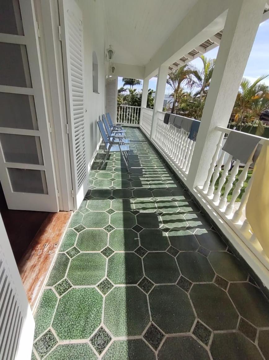 Casa Eventos e Temporada com 4 suites, piscina, churrasqueira, Wi-Fi, Ar Condicionado - Proximo Praia Mar Casado e Pernambuco - Guaruja -