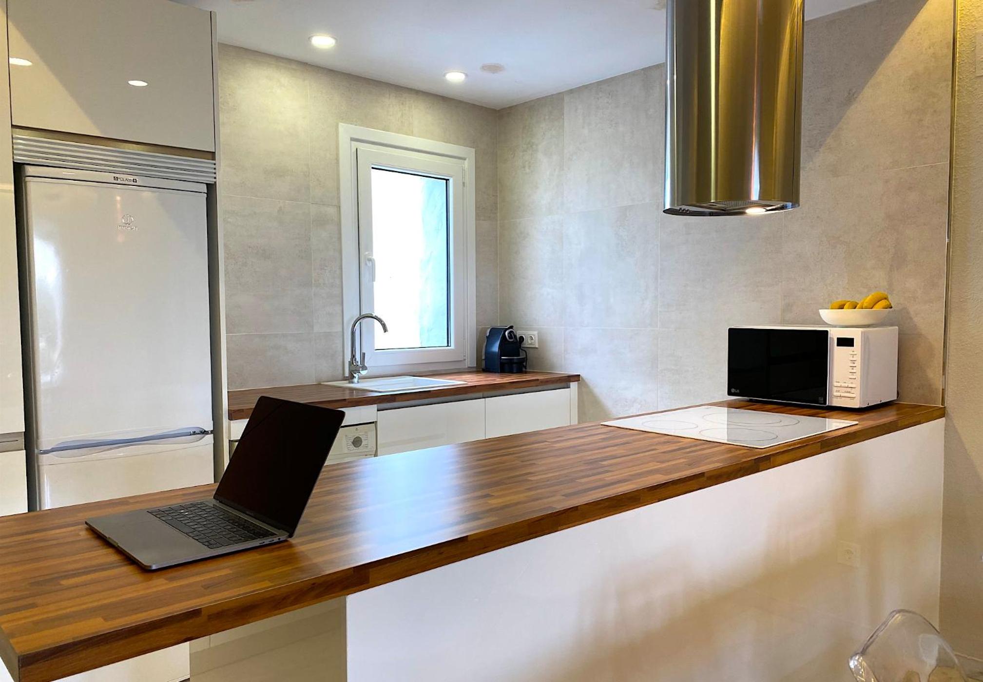 Jardines del Puerto Apartment for up to 6, totally refurbished 2025, gardens, pools, garage, wifi view 4