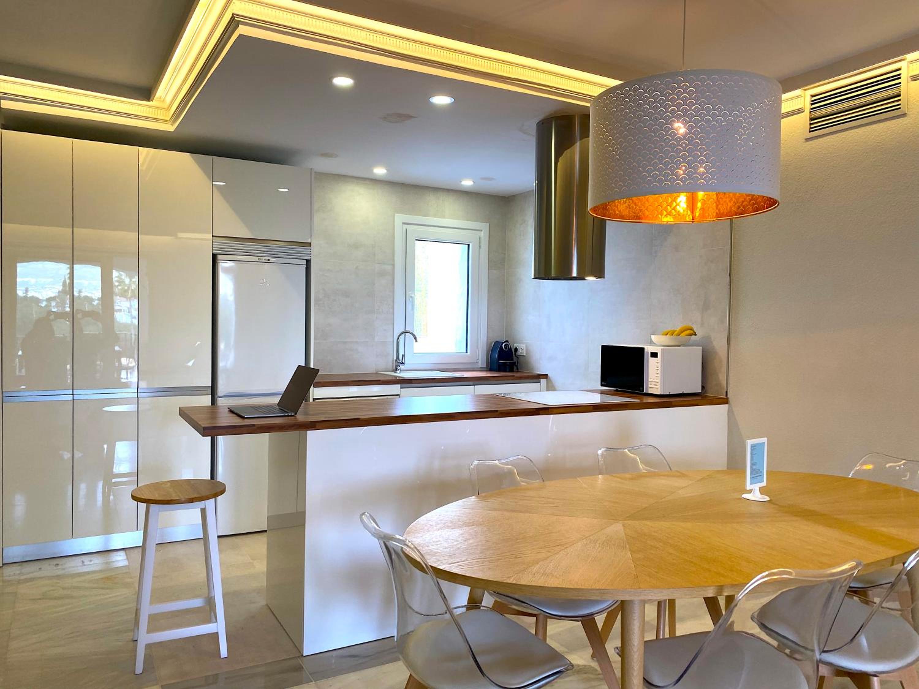 Jardines del Puerto Apartment for up to 6, totally refurbished 2025, gardens, pools, garage, wifi view 2