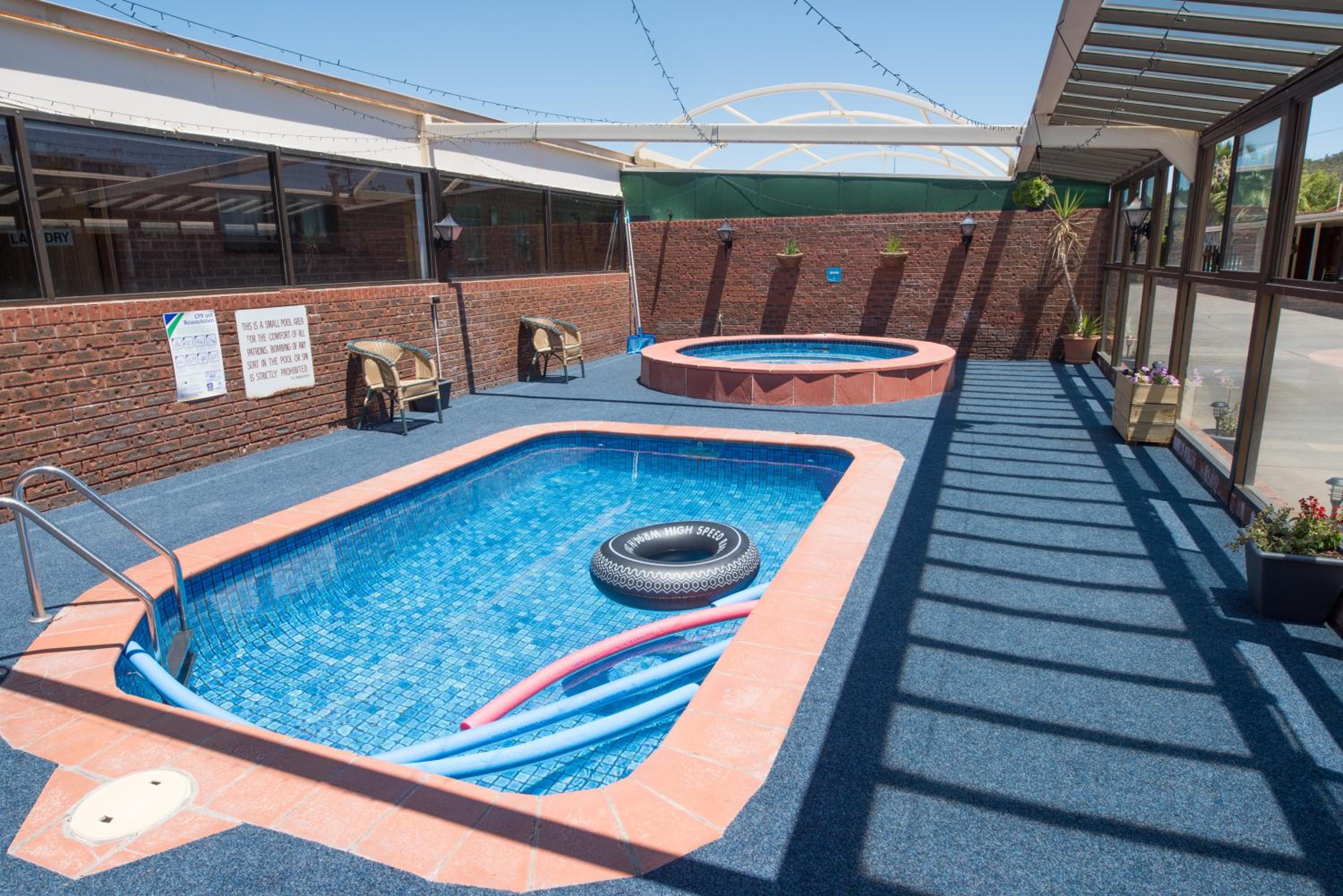 Elm Court Motel