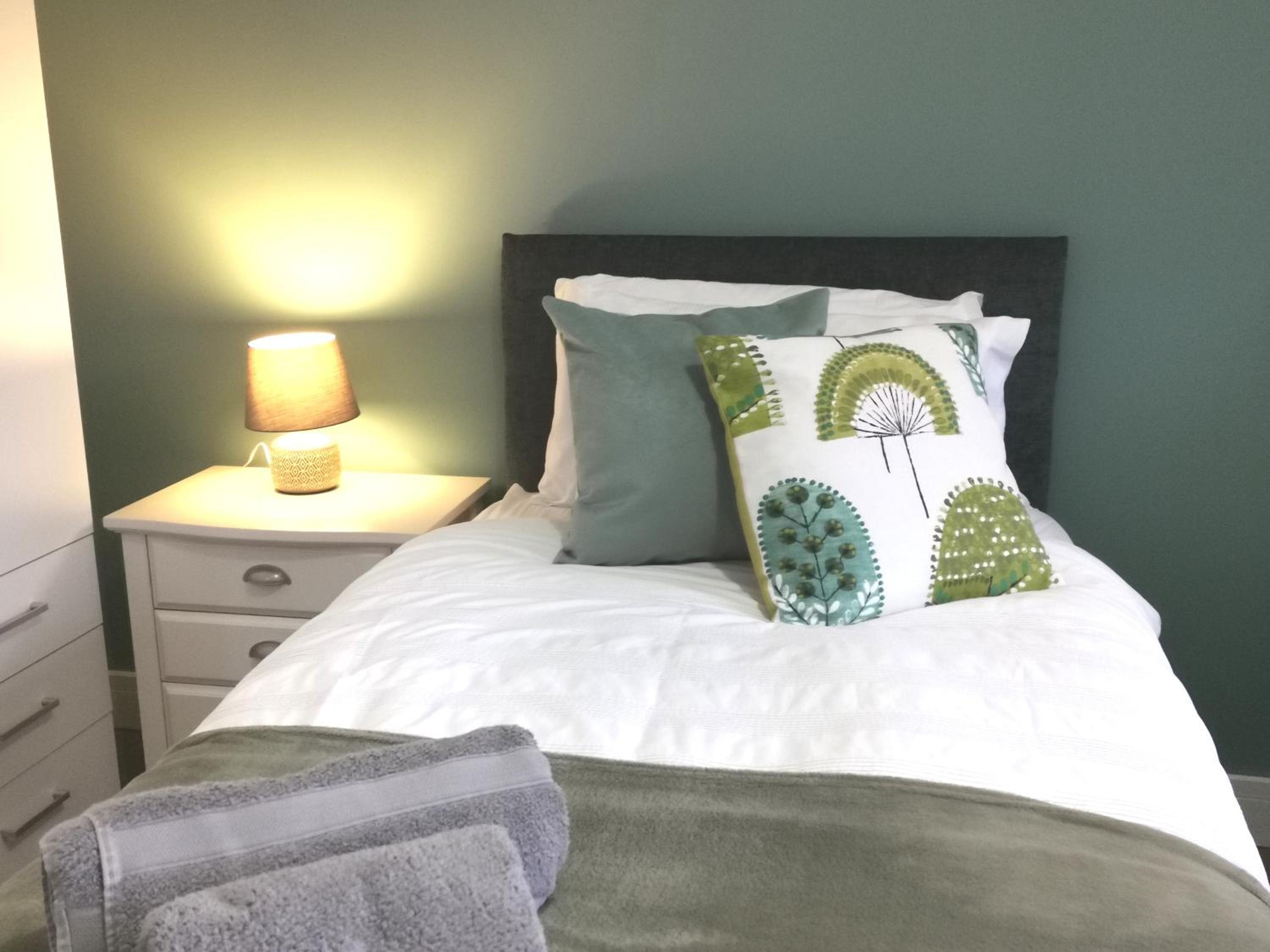 Spacious 2 Bedroom Corporate Apartment by Srk Serviced Accommodation view 4