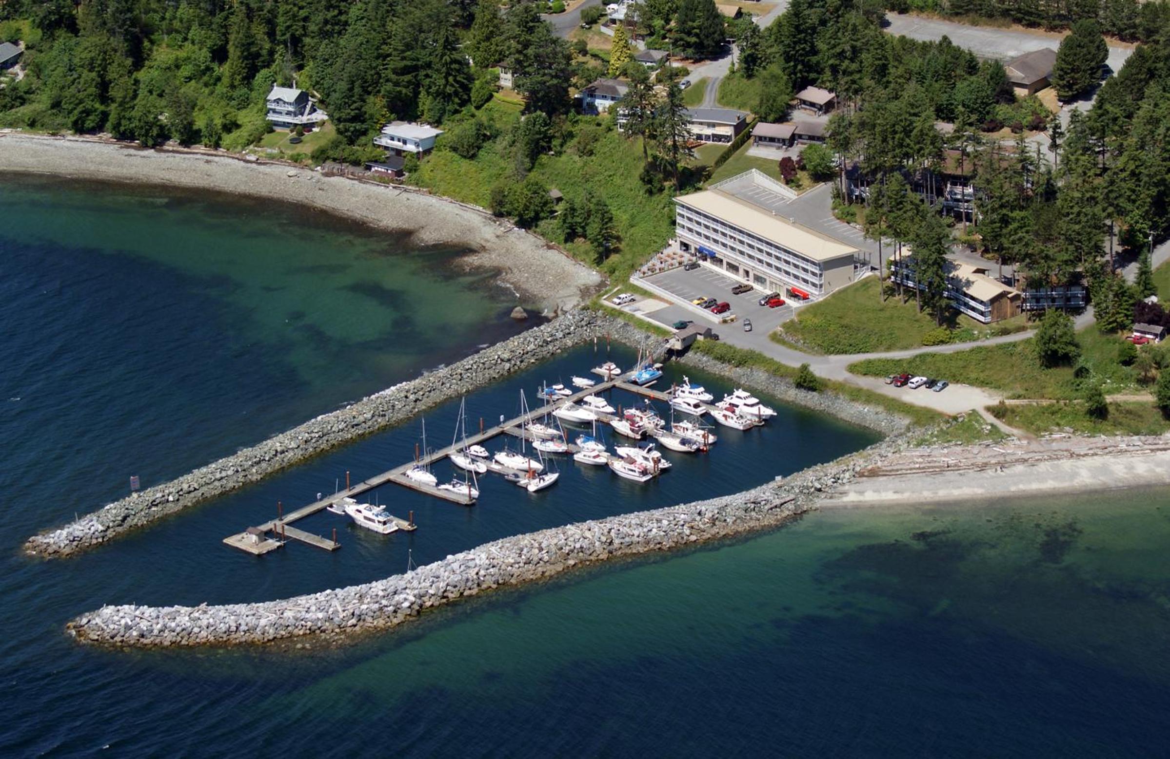 Beach Gardens Resort and Marina