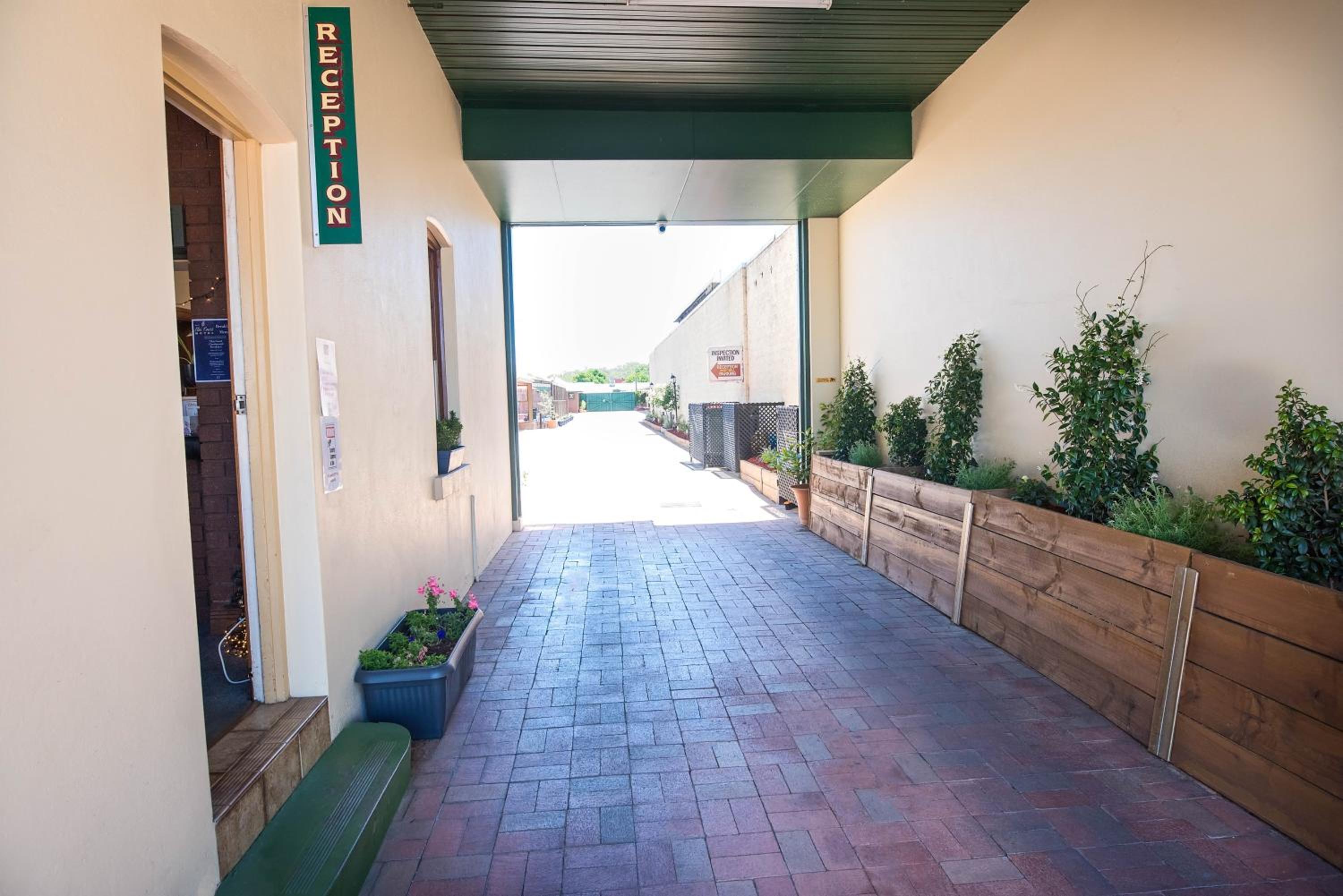 Elm Court Motel