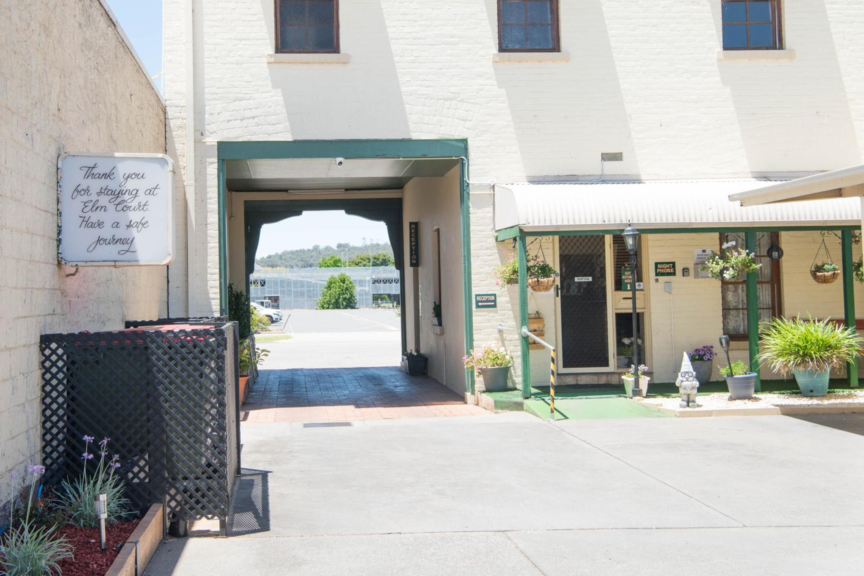 Elm Court Motel