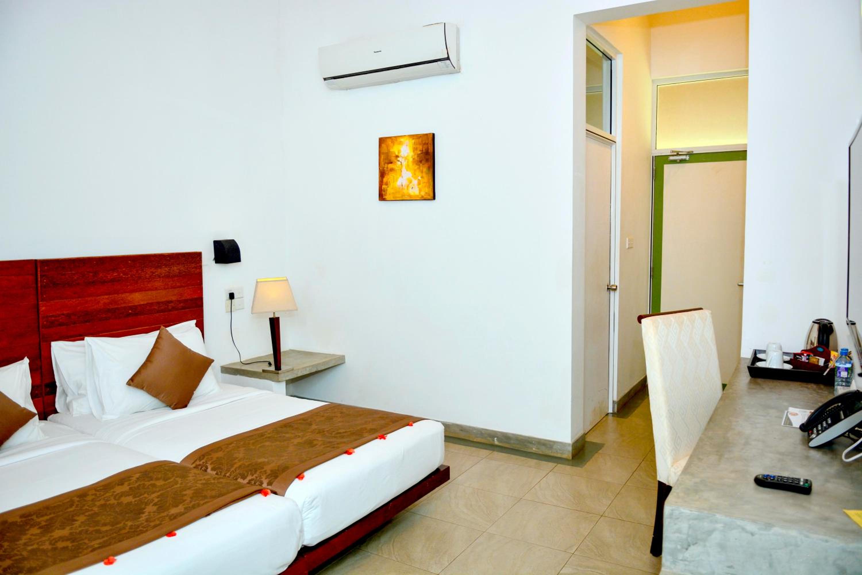 Amaranthe Bay Resort & Spa
