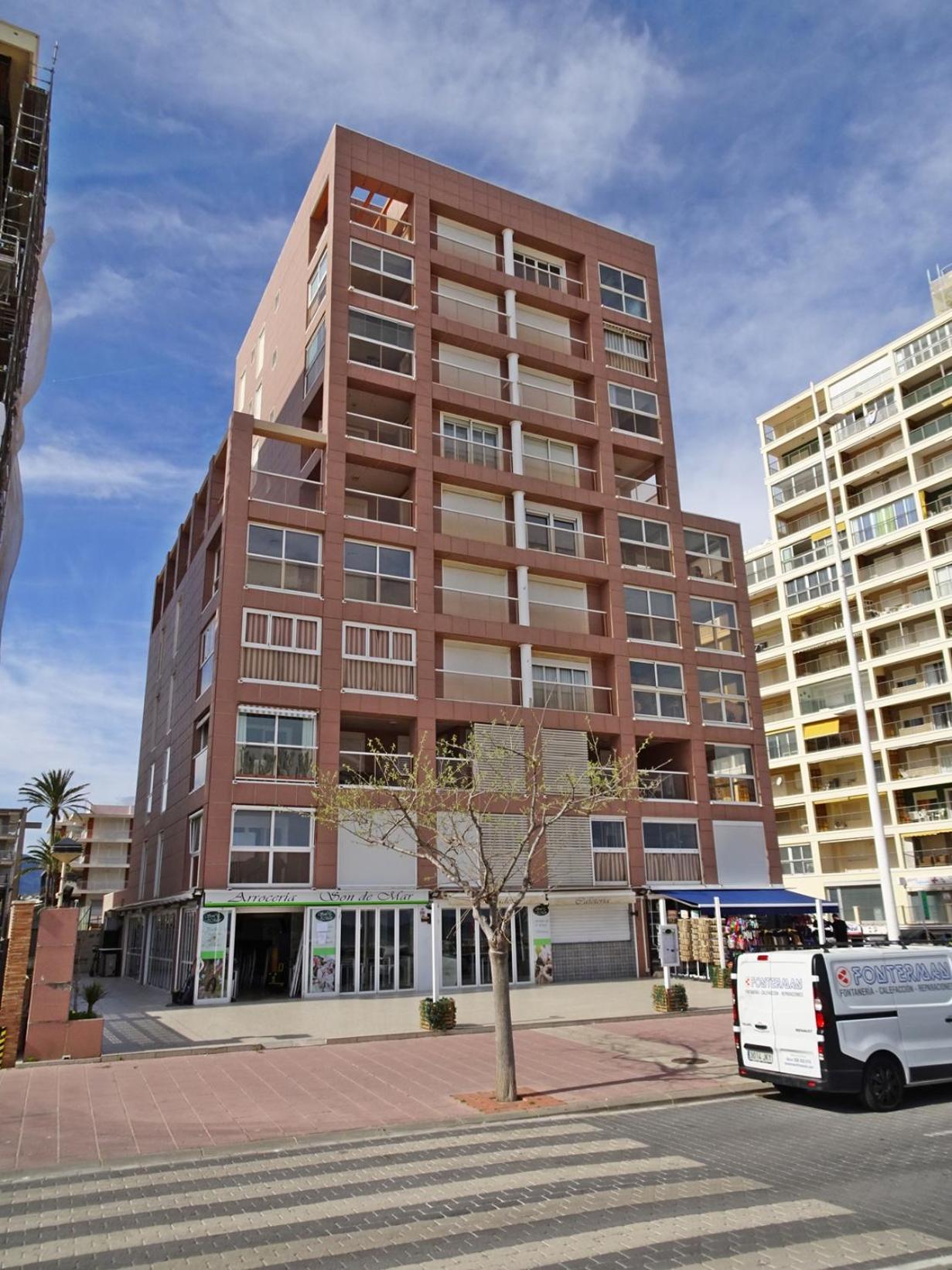 CAPRI GANDIA PRIMERA LÍNEA - Alquiler solo familias
