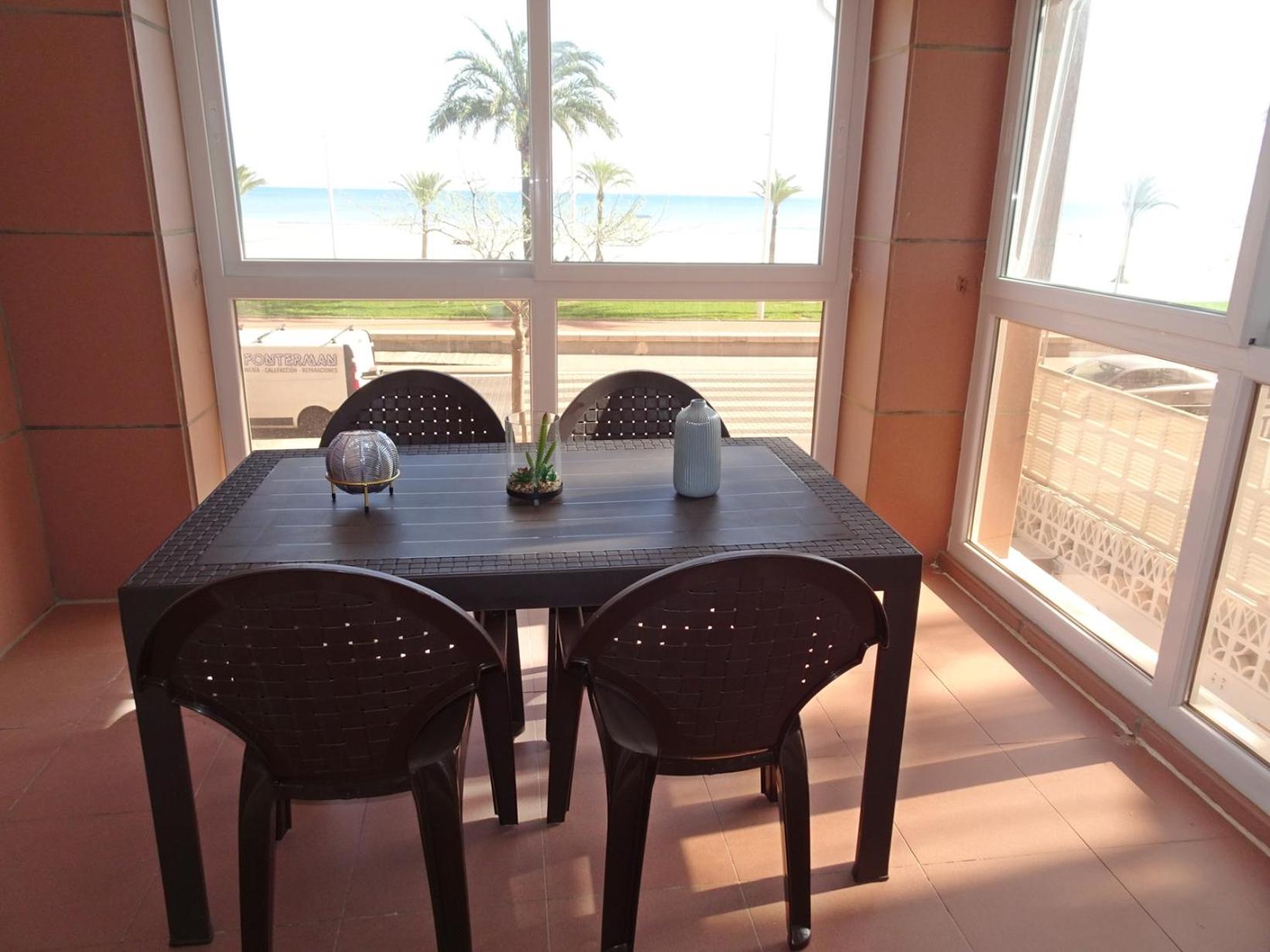 CAPRI GANDIA PRIMERA LÍNEA - Alquiler solo familias