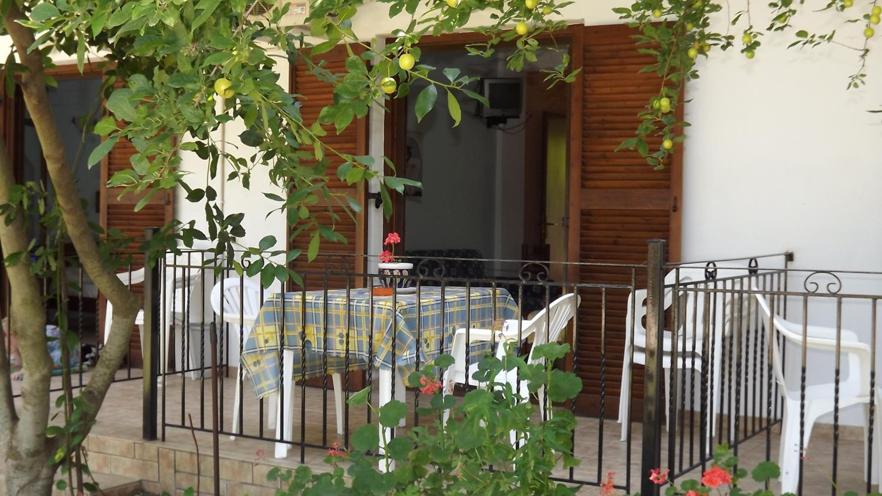 Pefka Studios & Apartments