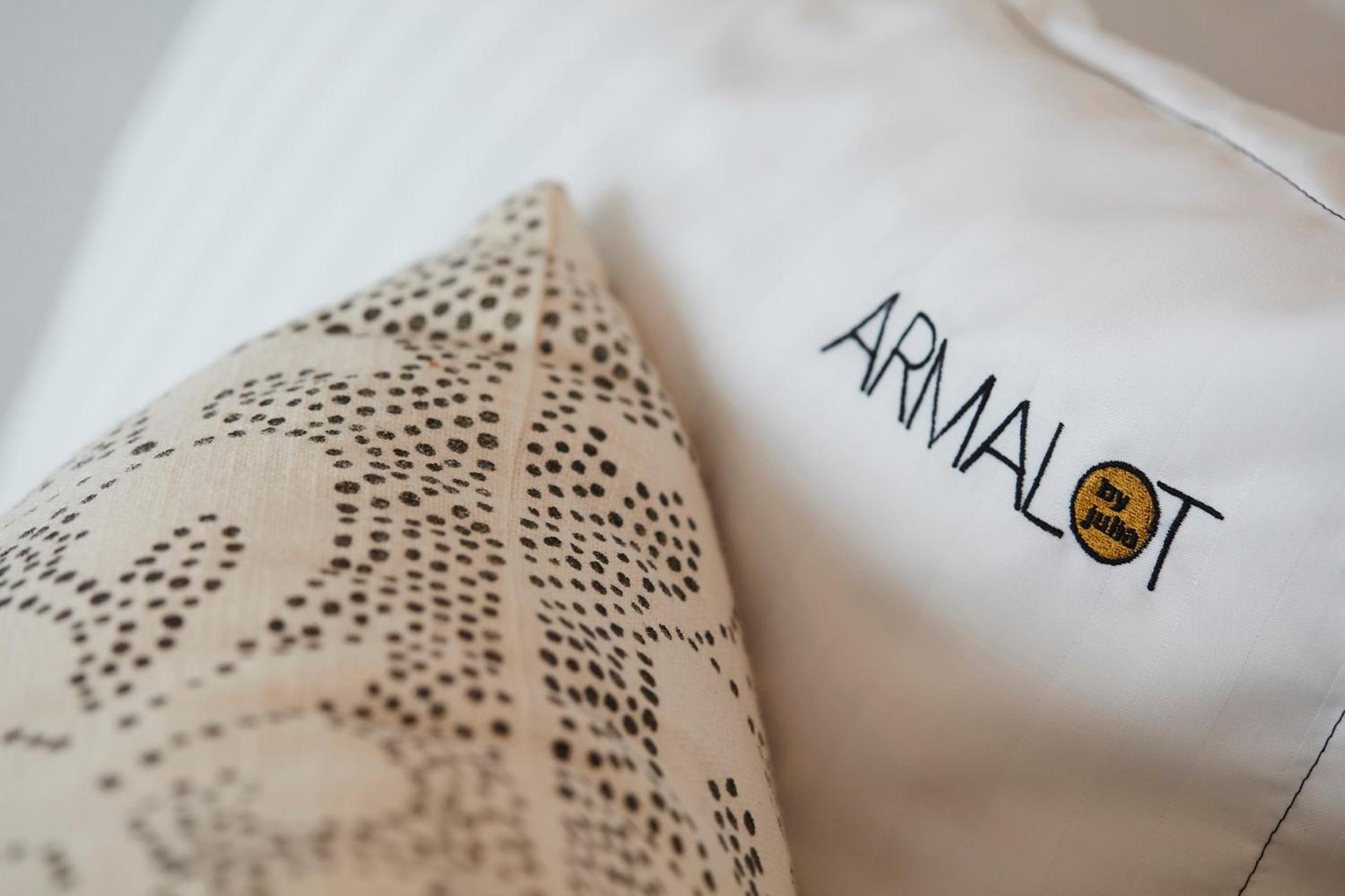 B&B Armalot by Julia