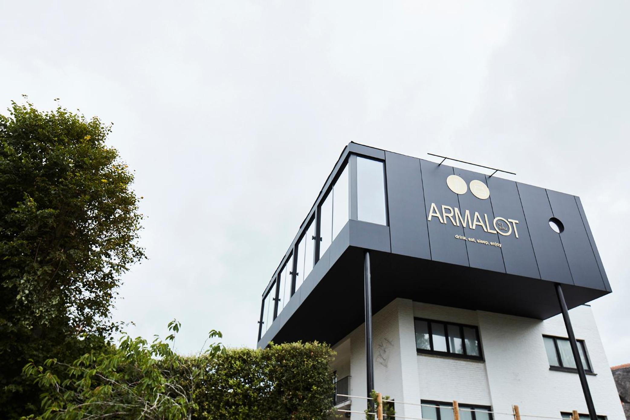 B&B Armalot by Julia