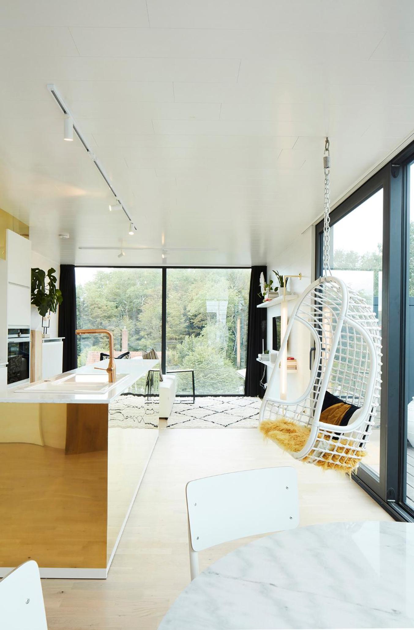 B&B Armalot by Julia