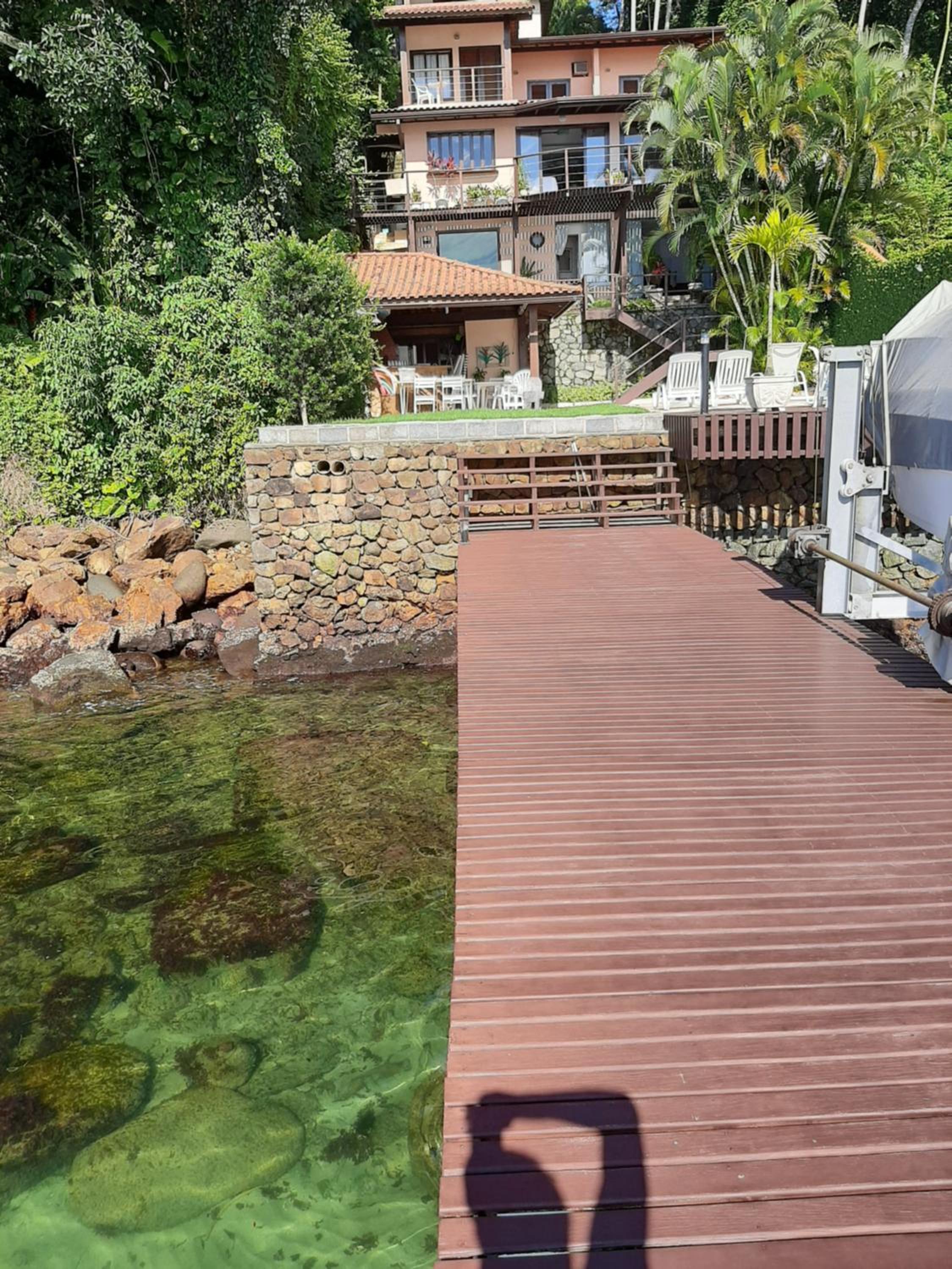 CASA MARAVILHOSA à BEIRA MAR EM ANGRA DOS REIS