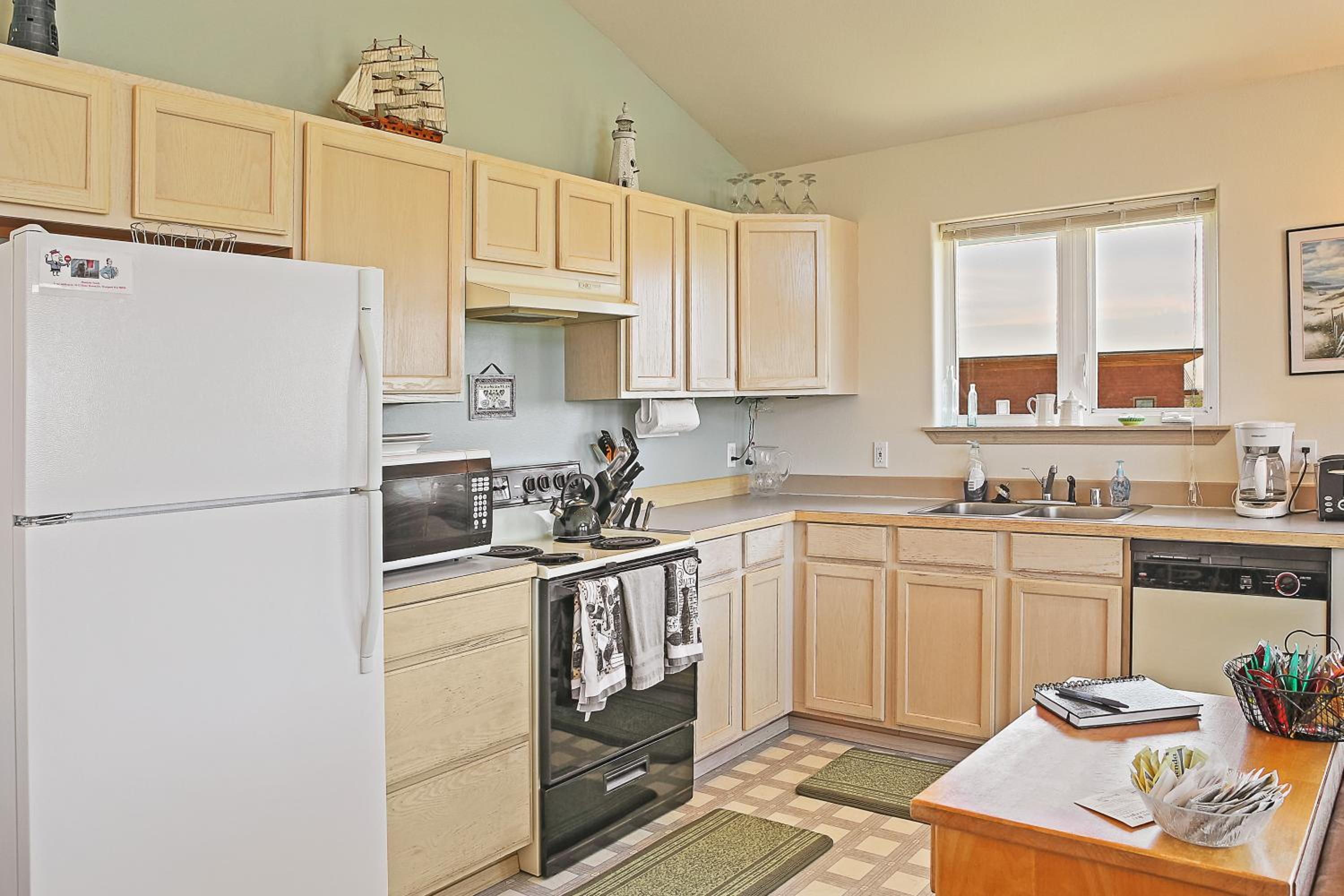 Spacious 3BR Beachfront Home in Westport view 3