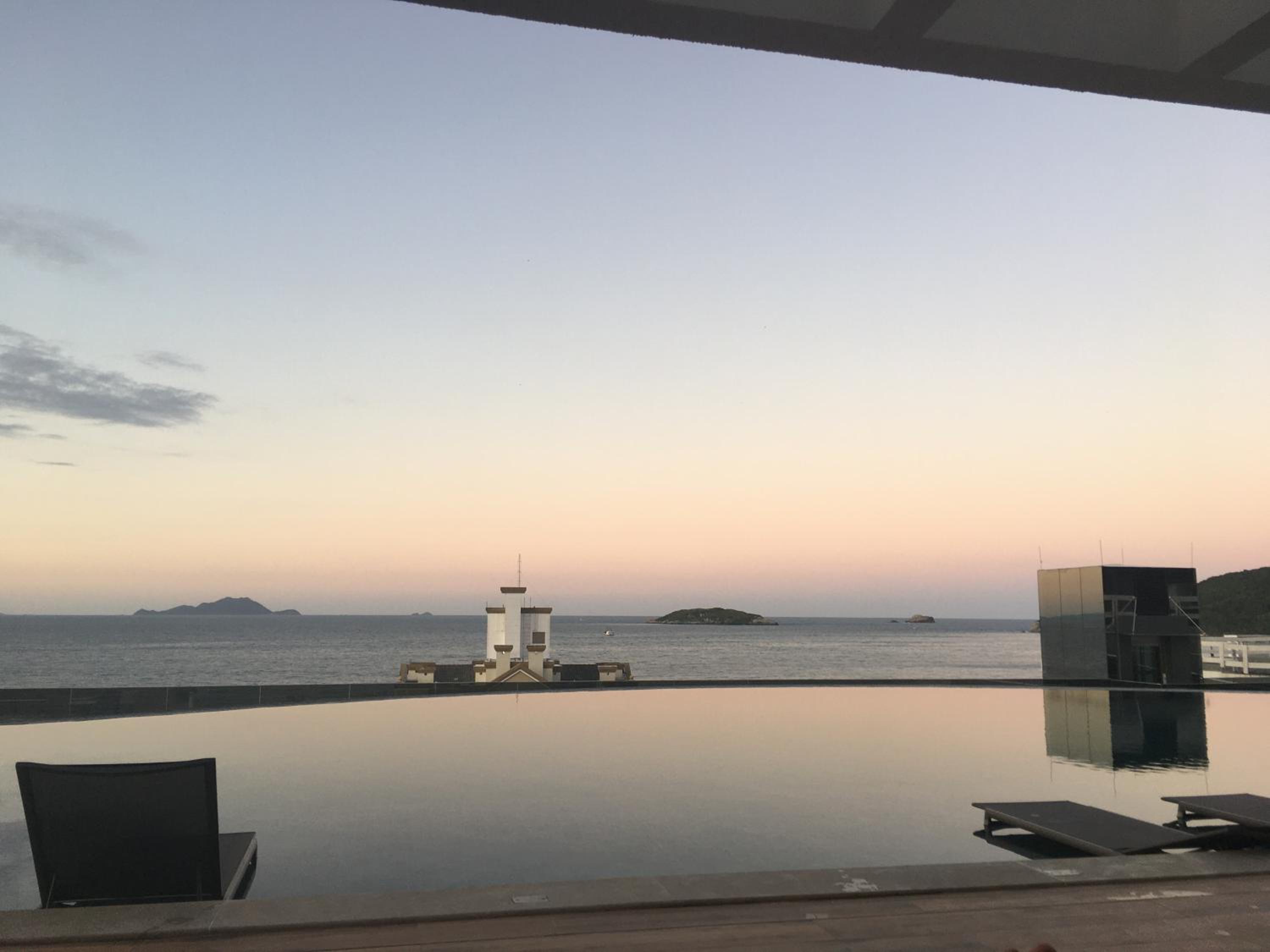 apartamento design com piscina e vista espetacular