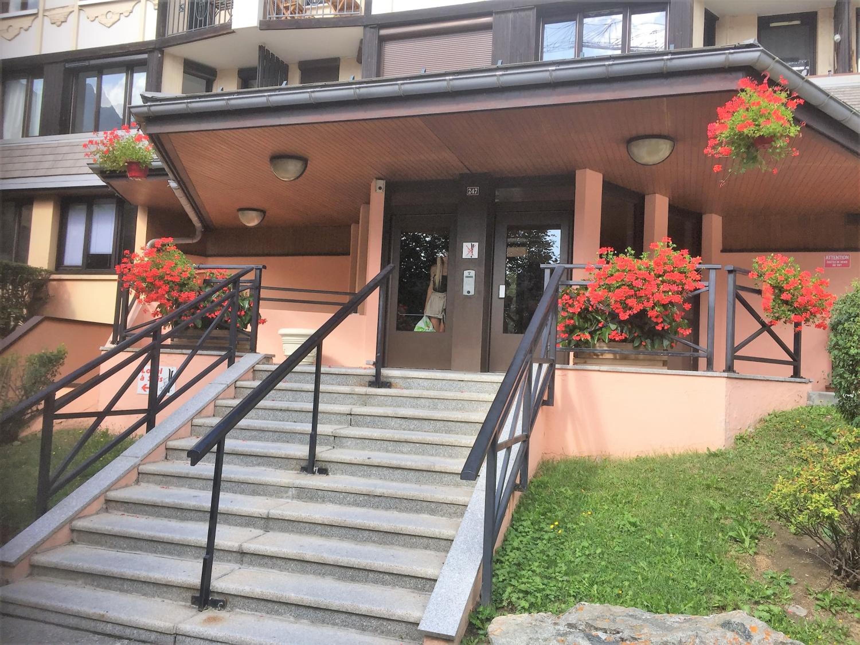 Chamonix Holiday Cromotherapy Apartment 1
