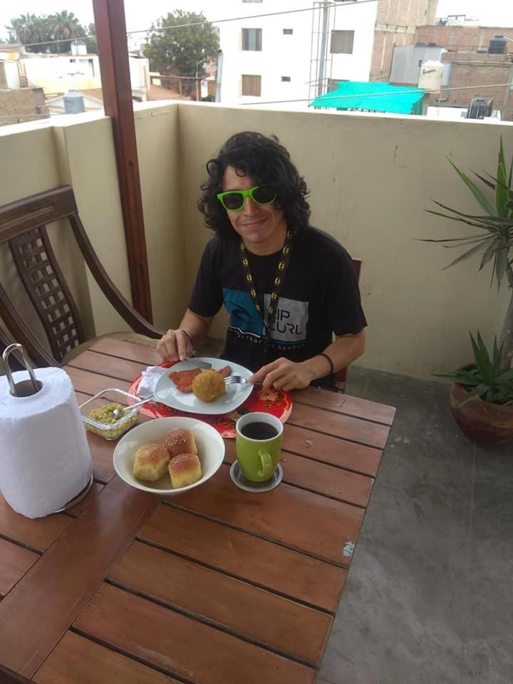 Lola Hosting view 4