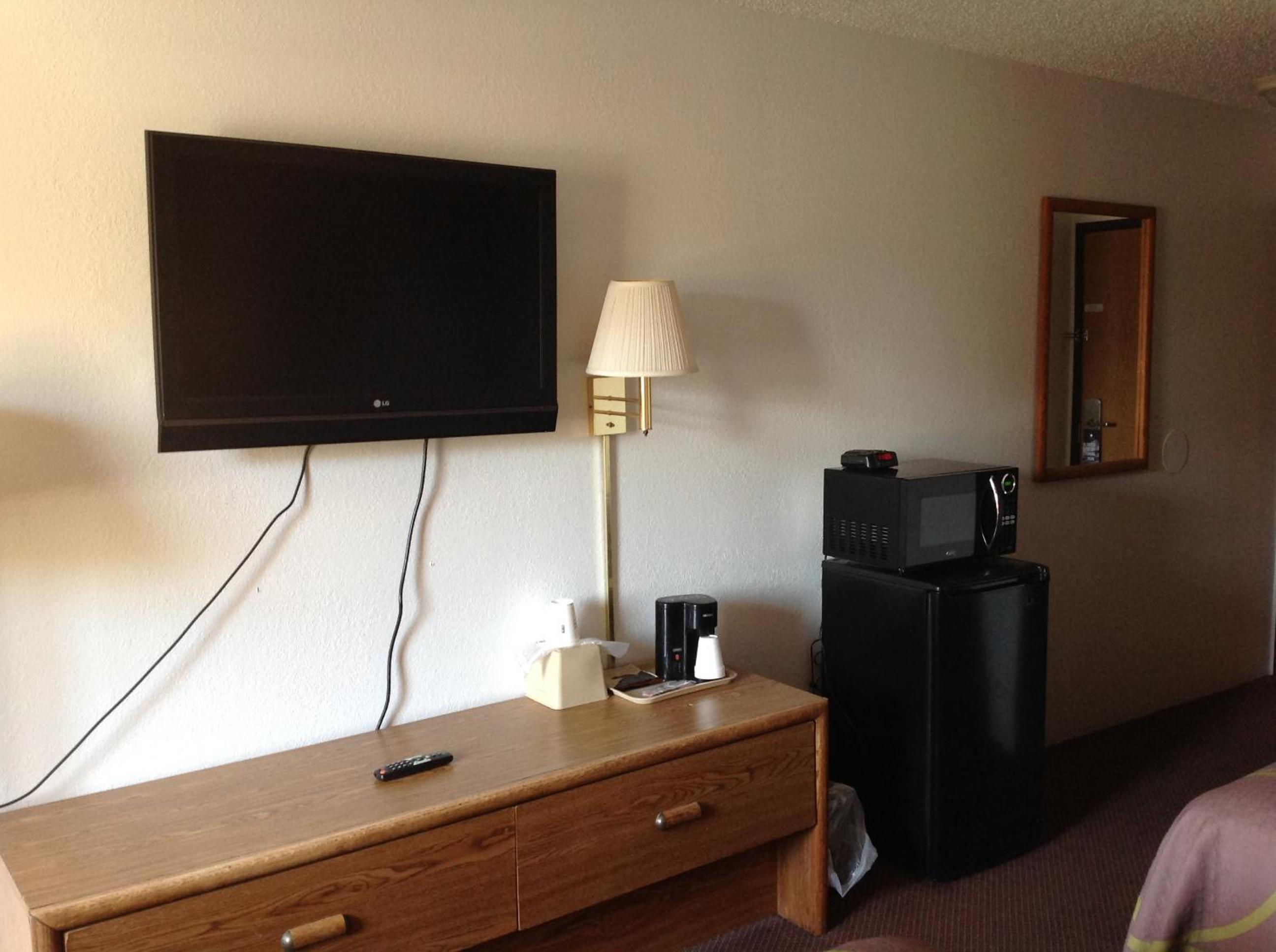Winchester Vacations - Super 8 by Wyndham Winchester VA - Property Image 16