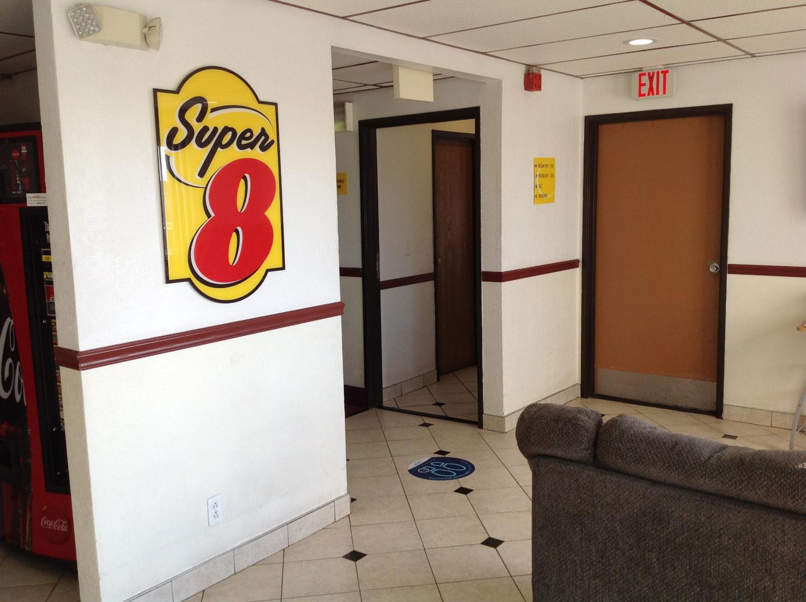 Winchester Vacations - Super 8 by Wyndham Winchester VA - Property Image 13
