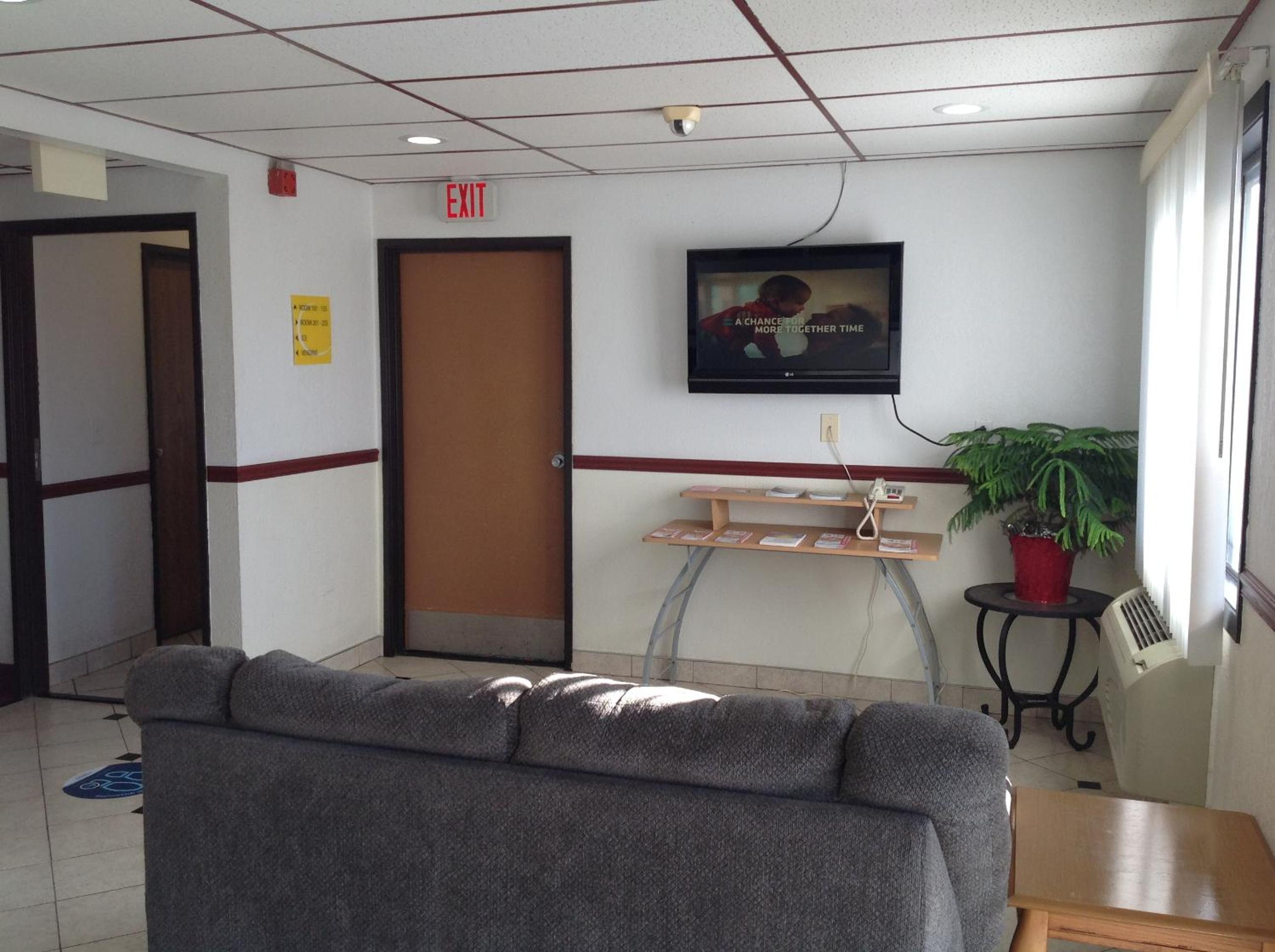 Winchester Vacations - Super 8 by Wyndham Winchester VA - Property Image 12