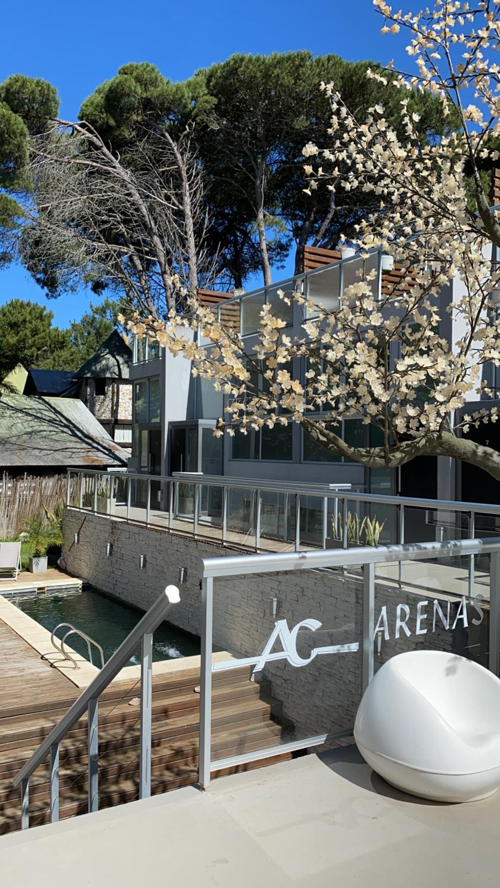 Arenas Calidas Carilo