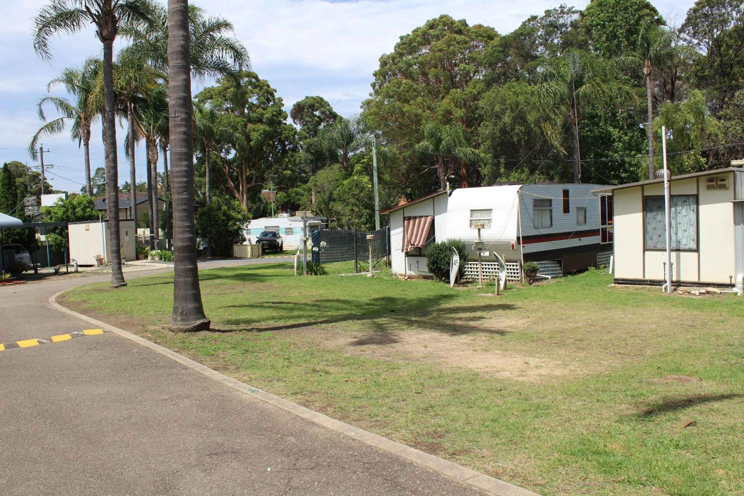 Batemans Bay Holiday Park & Hostel