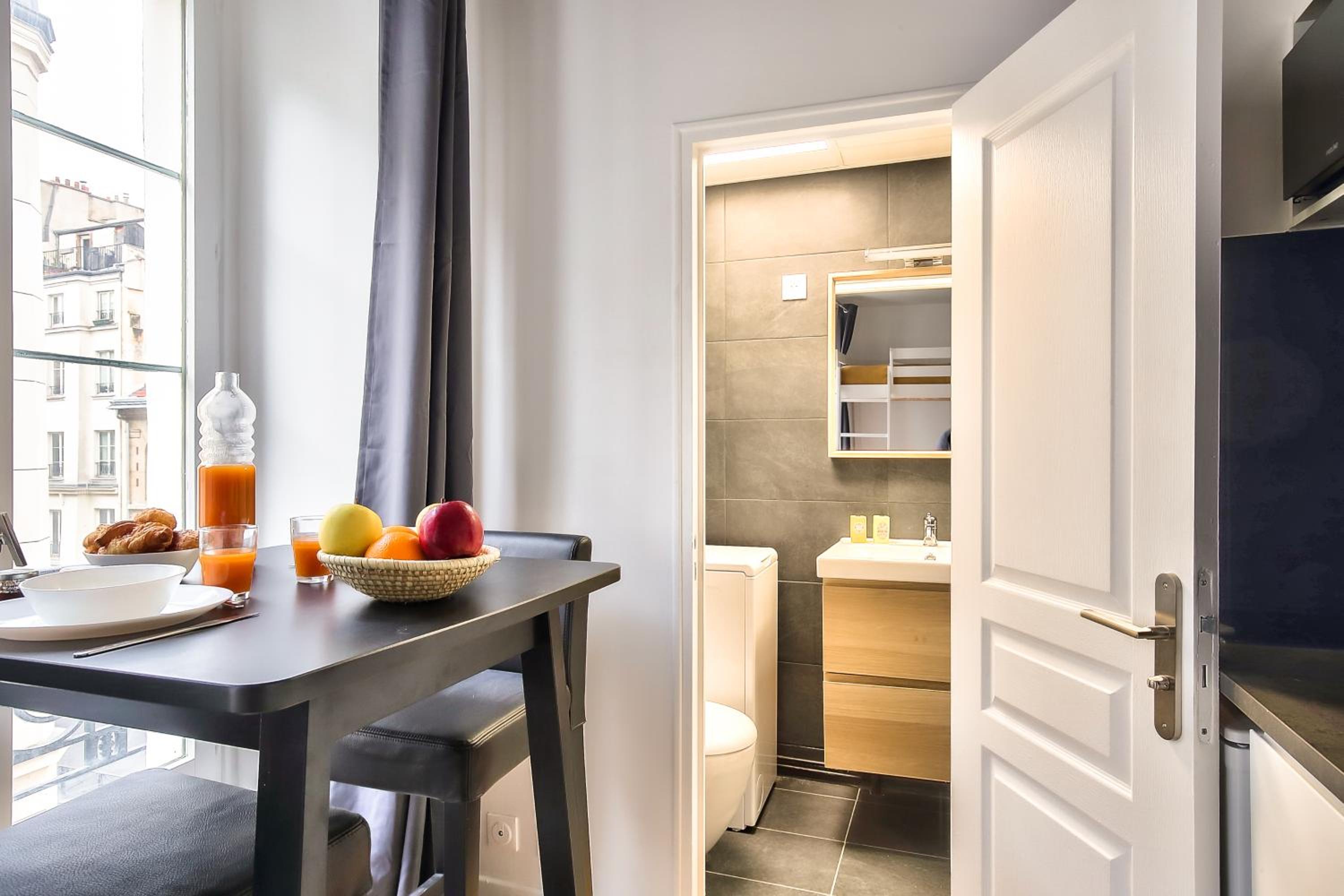 Lovely Mezzanine Studio in the Heart of Paris 3M